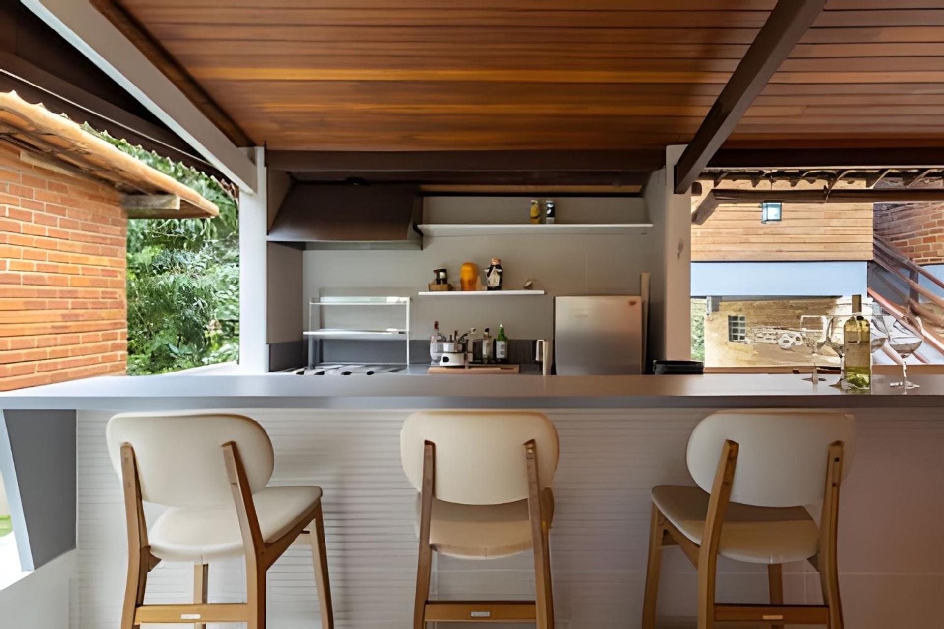 Casa 6 Suites p/ 20 - Sauna e Campo em Gravata