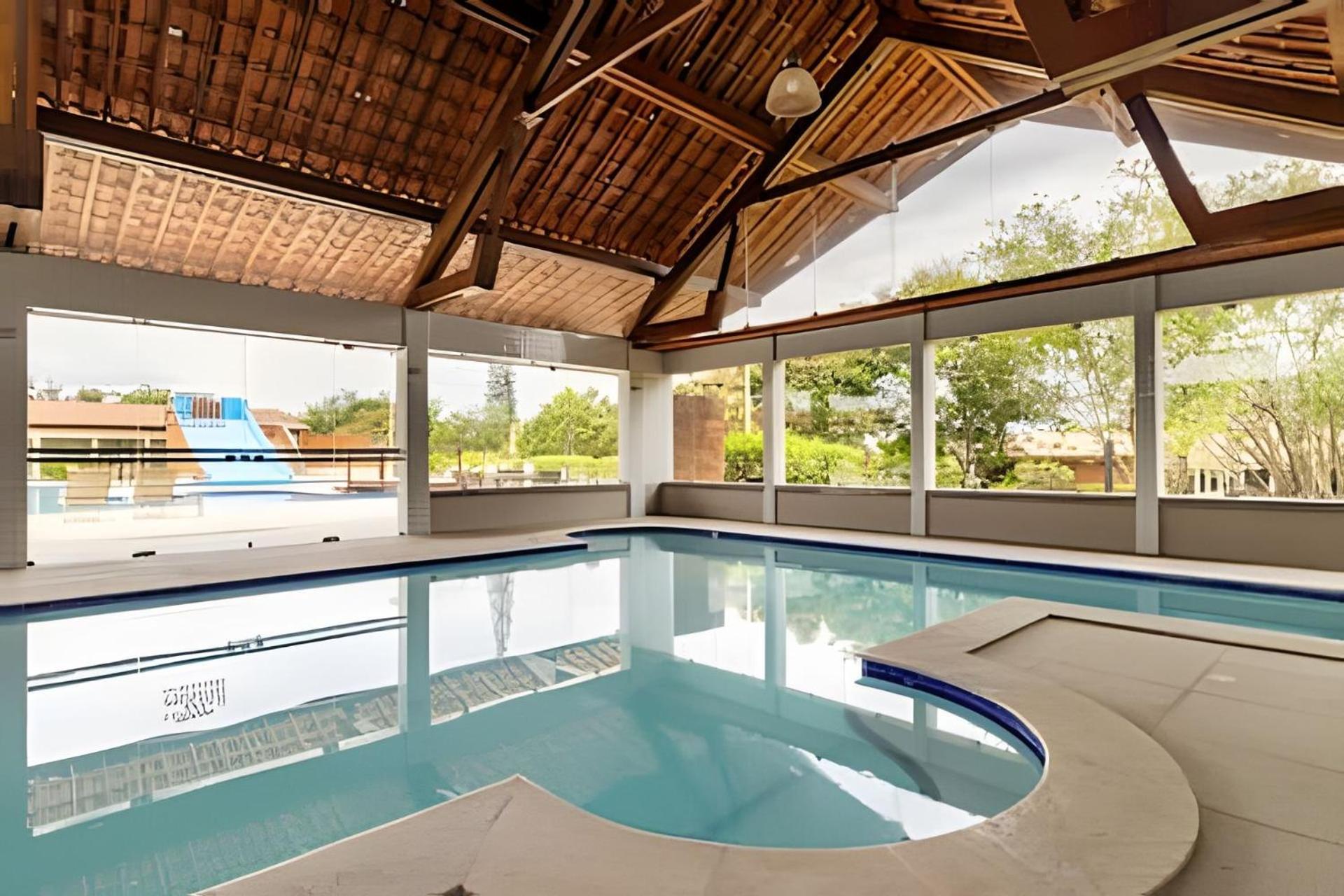 Casa 6 Suites p/ 20 - Sauna e Campo em Gravata