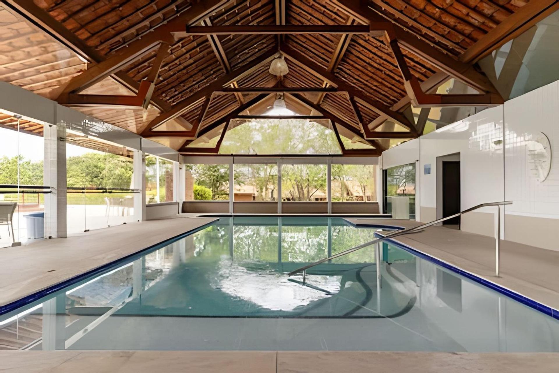 Casa 6 Suites p/ 20 - Sauna e Campo em Gravata