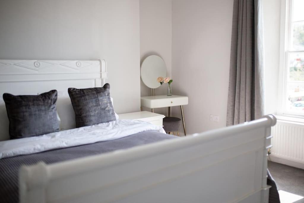 Harbourside luxury house