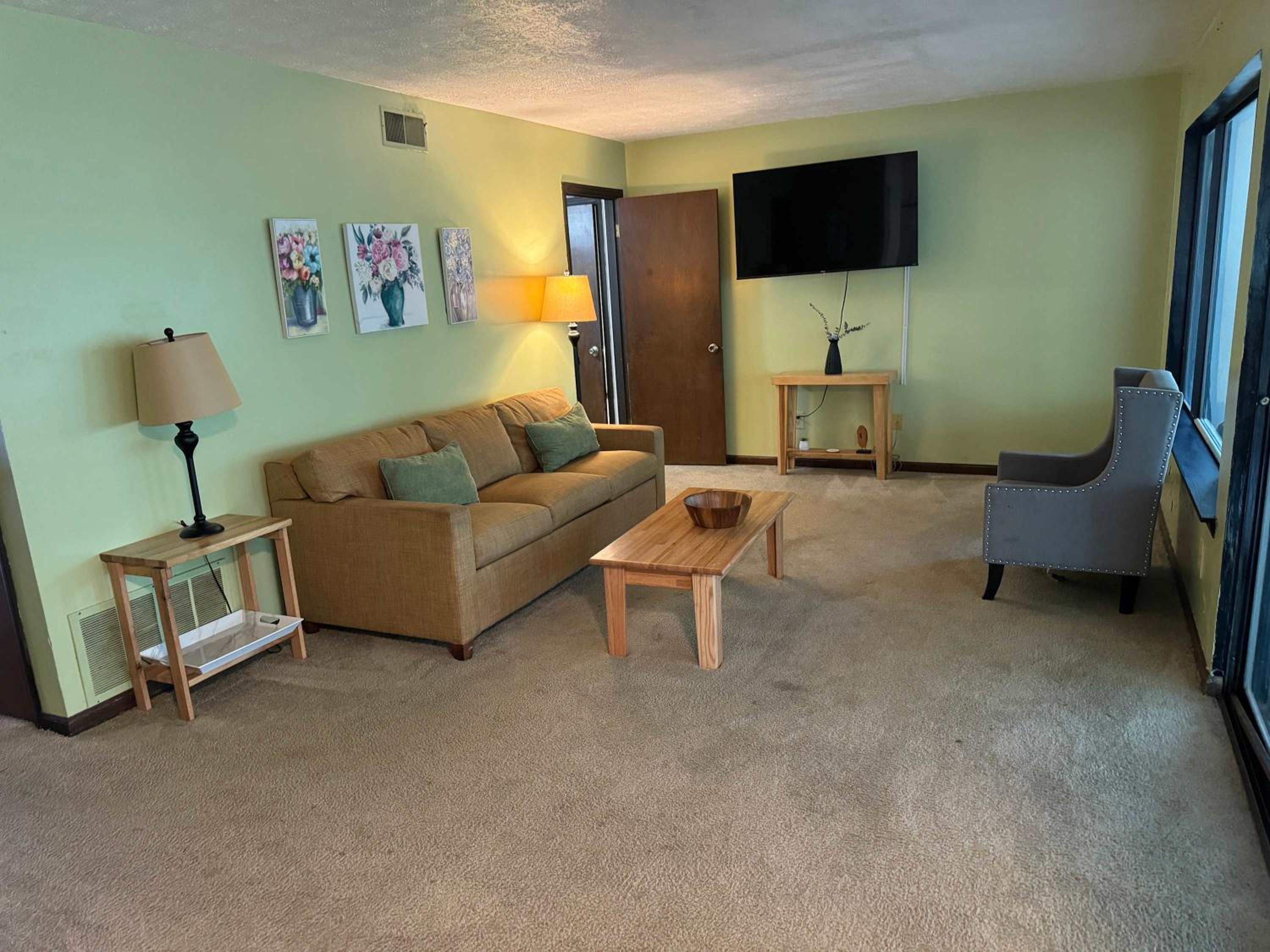 Montgomery Vacations - Near Hospital  Dining- Merry on Moorcroft - Property Image 9