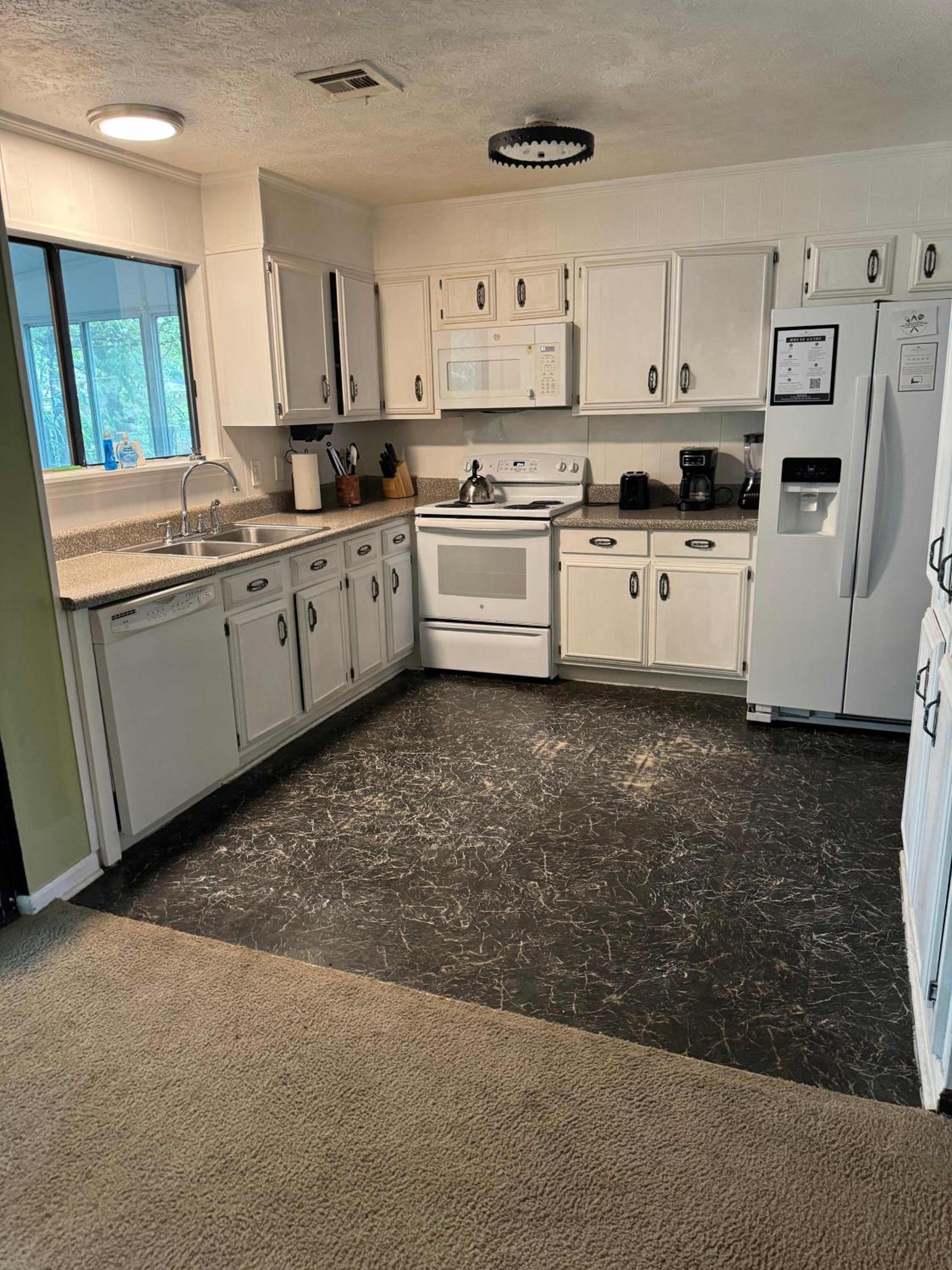 Montgomery Vacations - Near Hospital  Dining- Merry on Moorcroft - Property Image 7