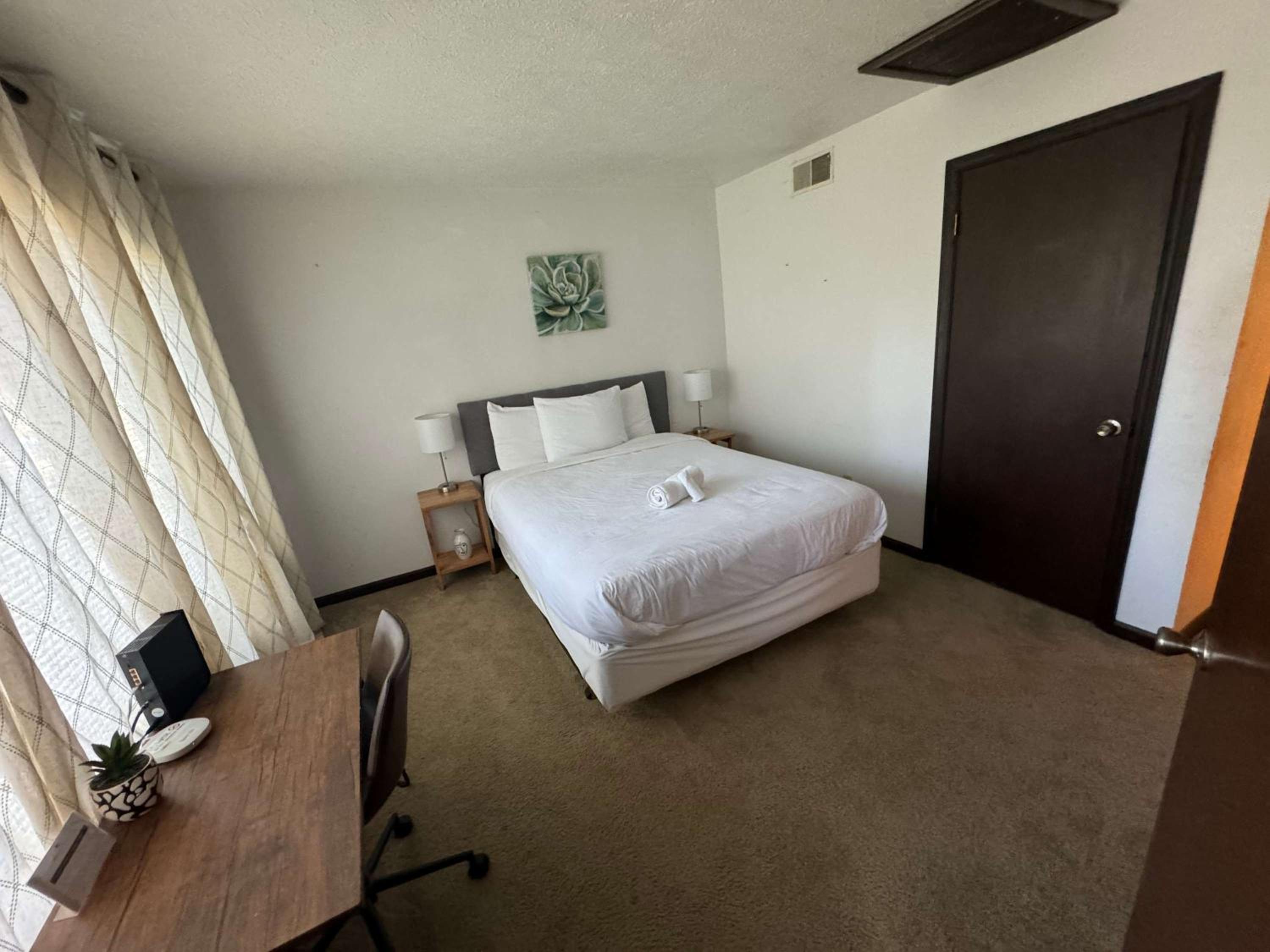 Montgomery Vacations - Near Hospital  Dining- Merry on Moorcroft - Property Image 2