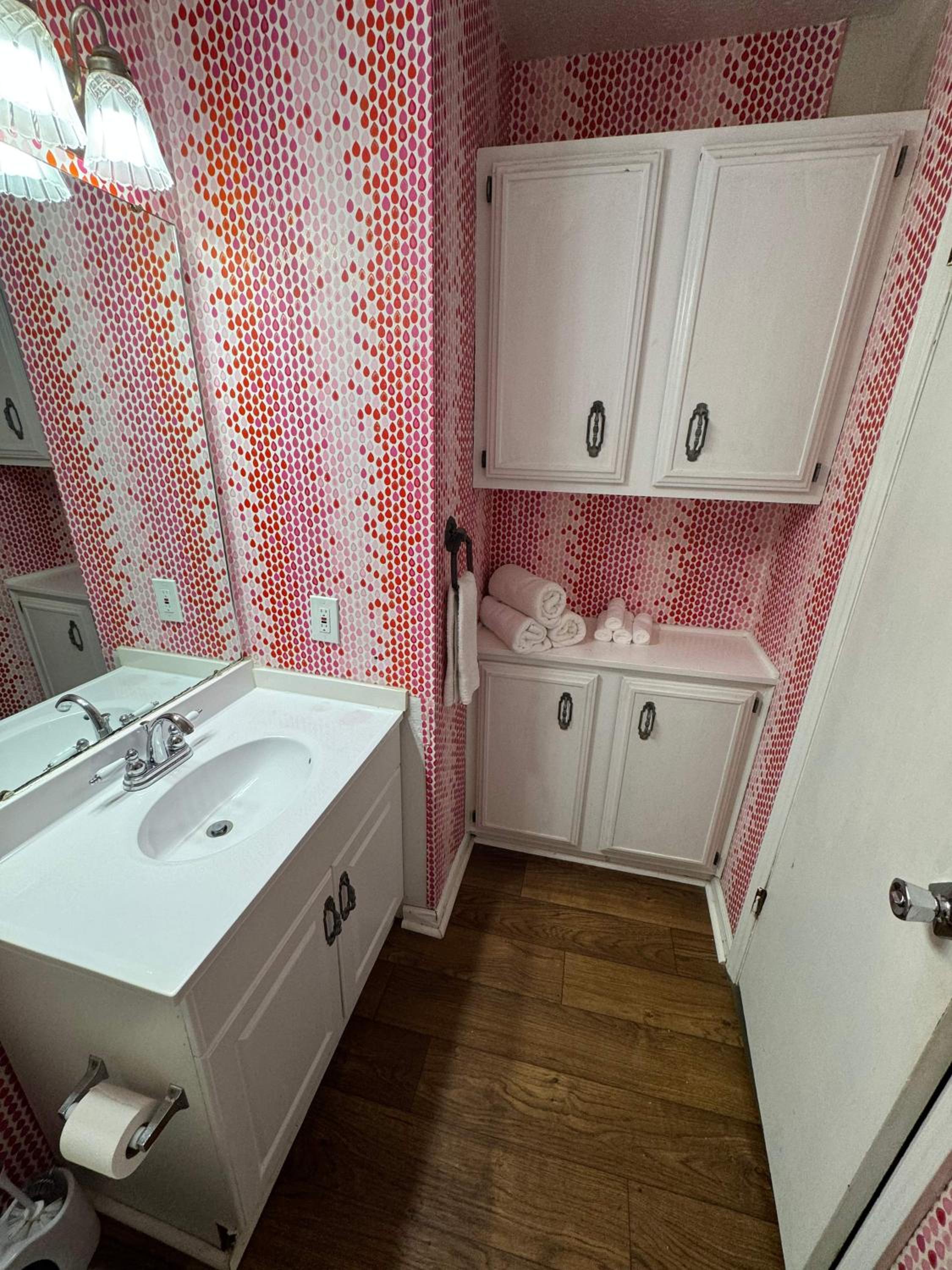 Montgomery Vacations - Near Hospital  Dining- Merry on Moorcroft - Property Image 33