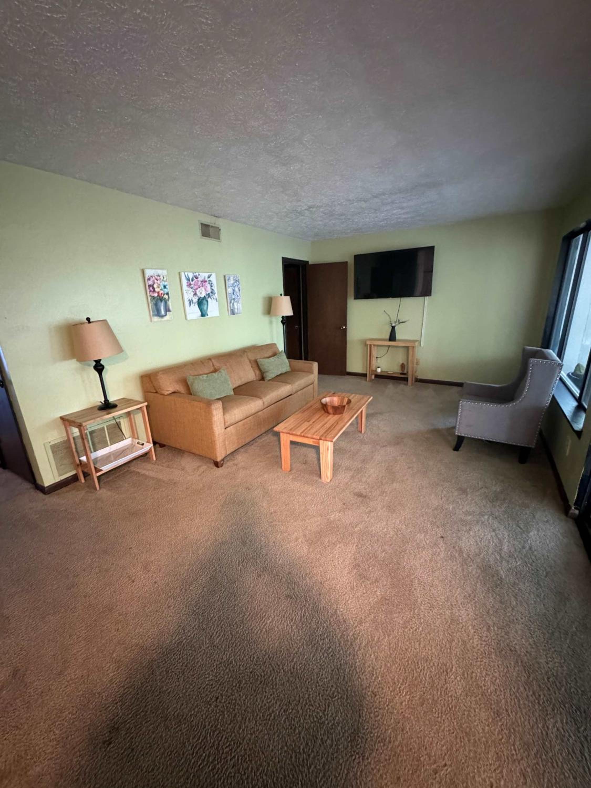 Montgomery Vacations - Near Hospital  Dining- Merry on Moorcroft - Property Image 27