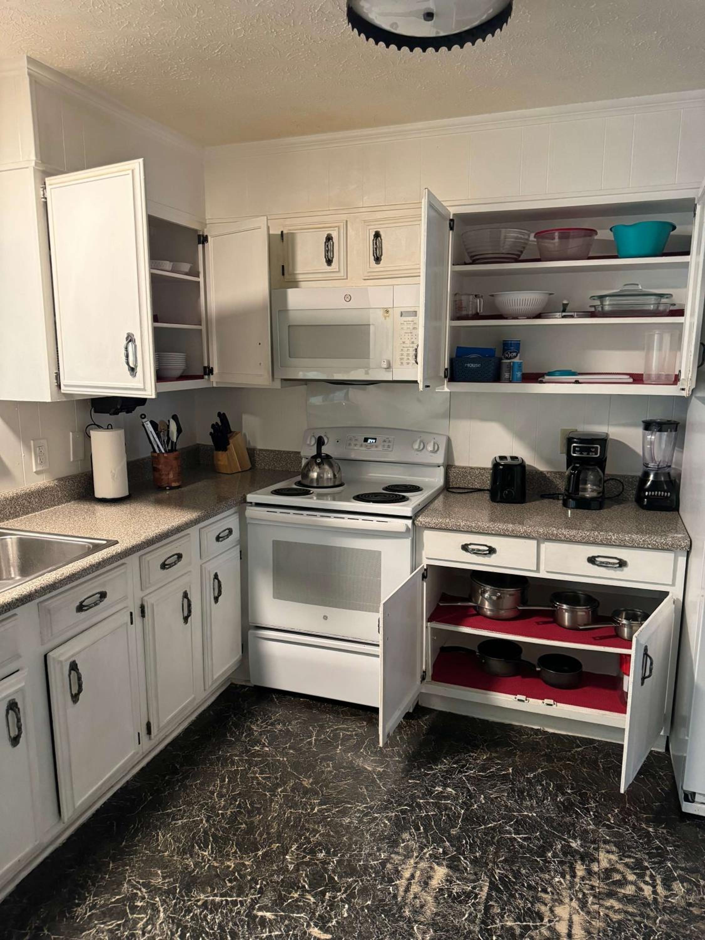 Montgomery Vacations - Near Hospital  Dining- Merry on Moorcroft - Property Image 25