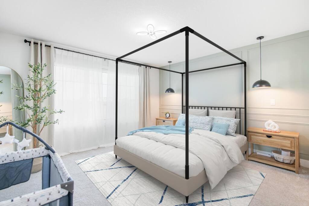 Luxury Family Home - Sleeps 10 - King Bed