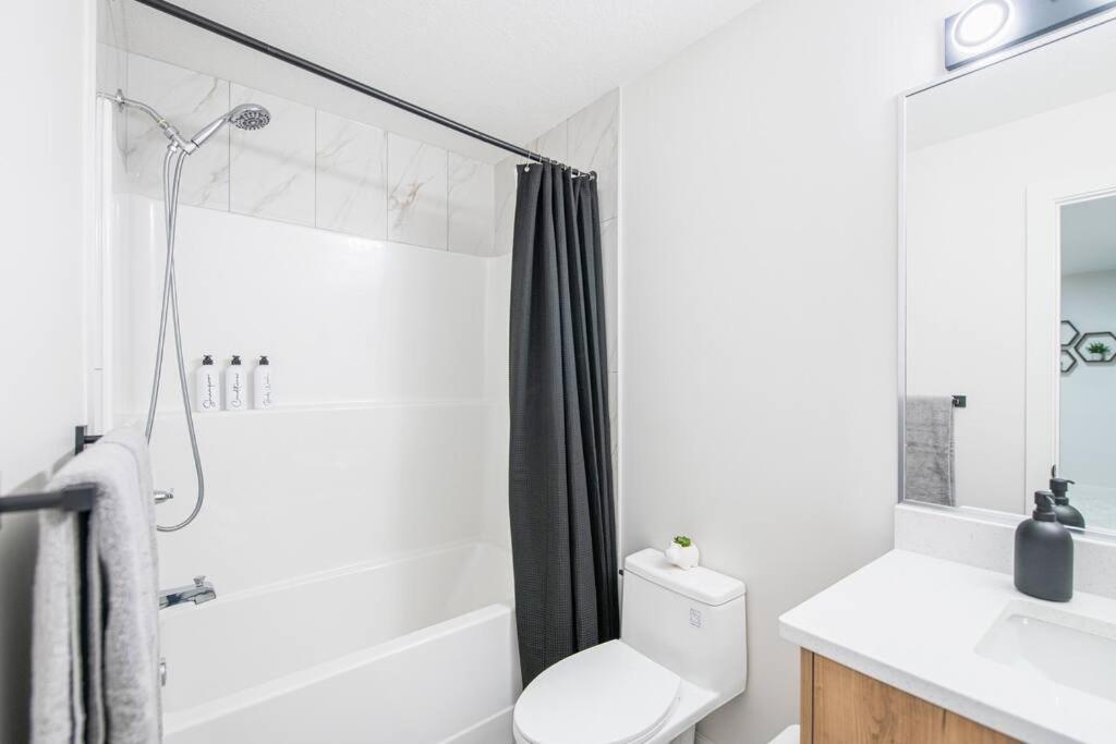 Luxury Family Home - Sleeps 10 - King Bed