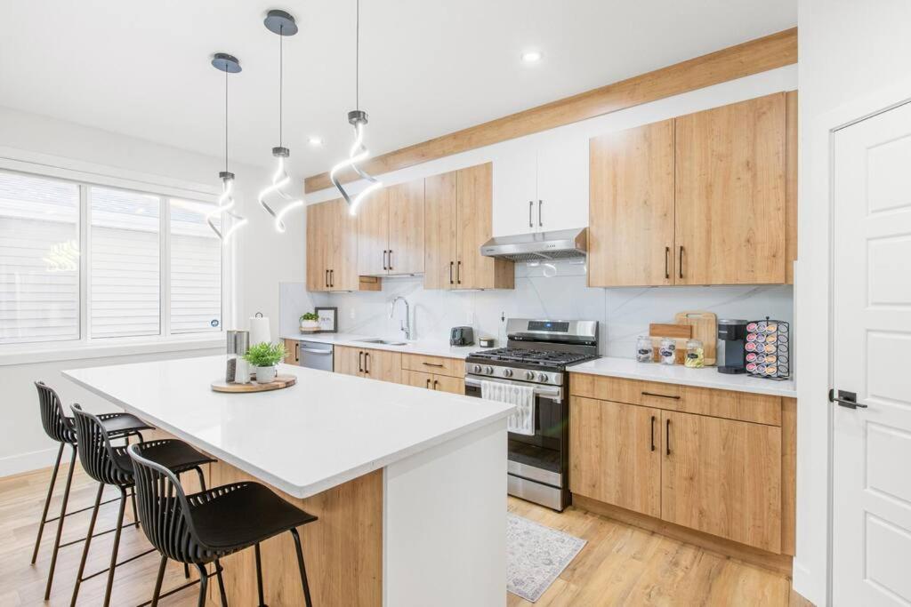 Luxury Family Home - Sleeps 10 - King Bed