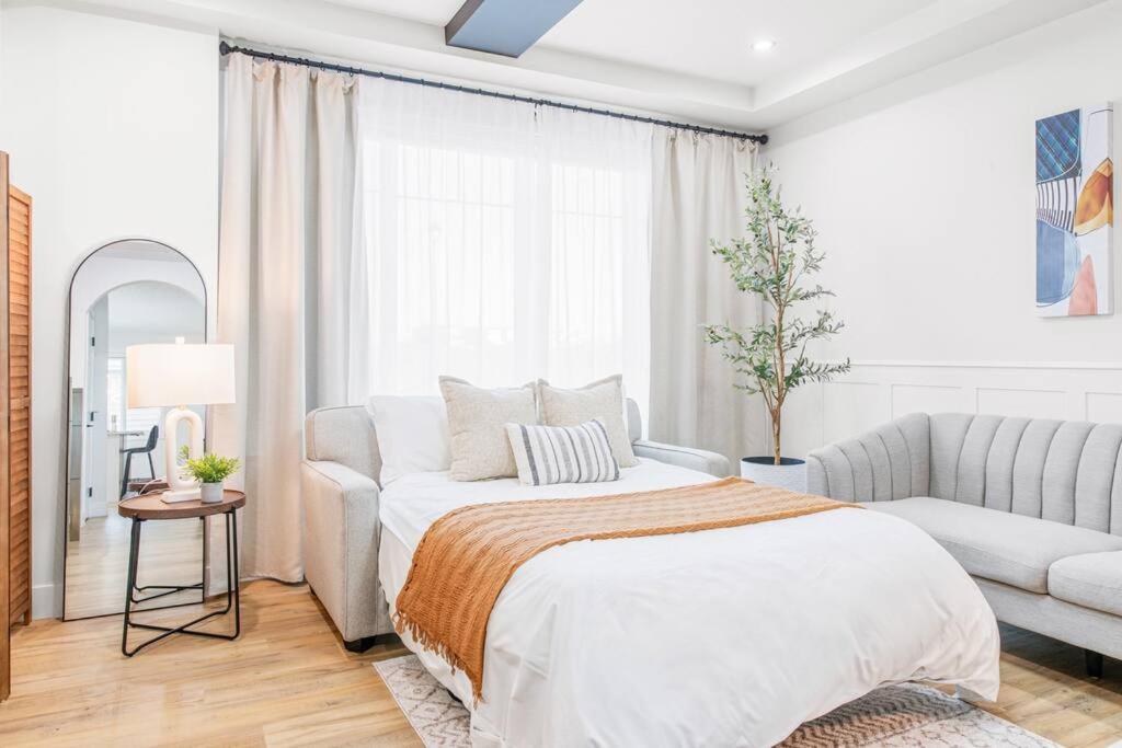 Luxury Family Home - Sleeps 10 - King Bed