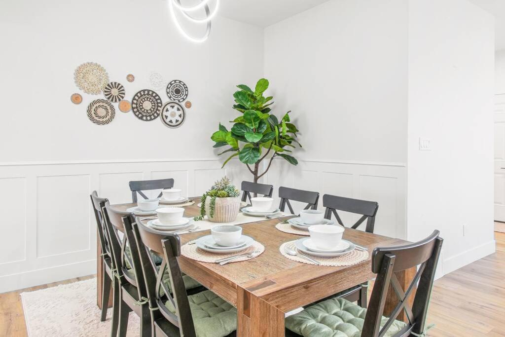 Luxury Family Home - Sleeps 10 - King Bed
