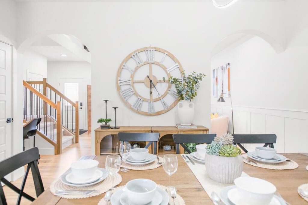 Luxury Family Home - Sleeps 10 - King Bed
