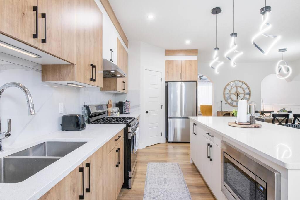 Luxury Family Home - Sleeps 10 - King Bed