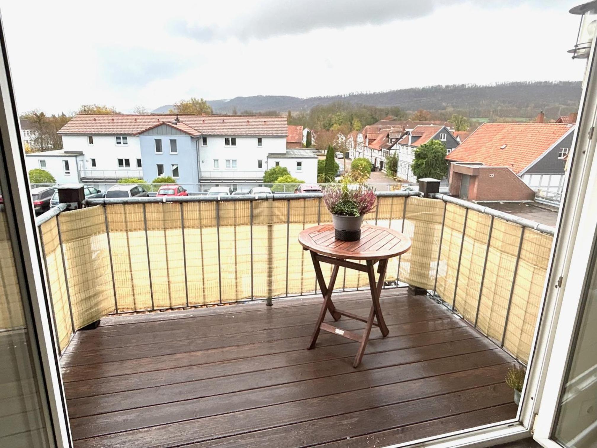 SPR-Helle Wohnung mit Balkon, EBK, WLAN, Netflix, 24 Stunden self checkin