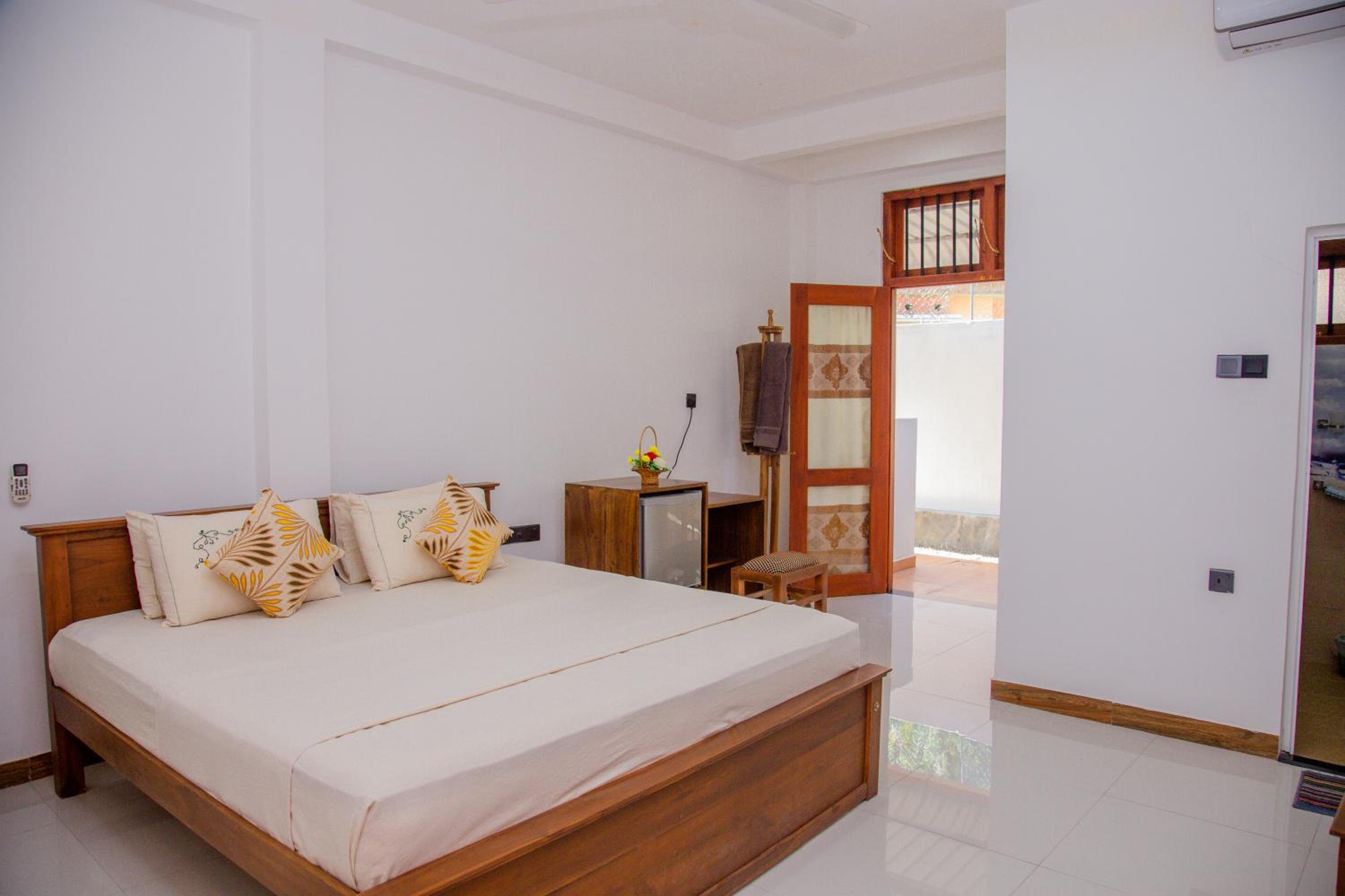 Hispaniola inn view 2
