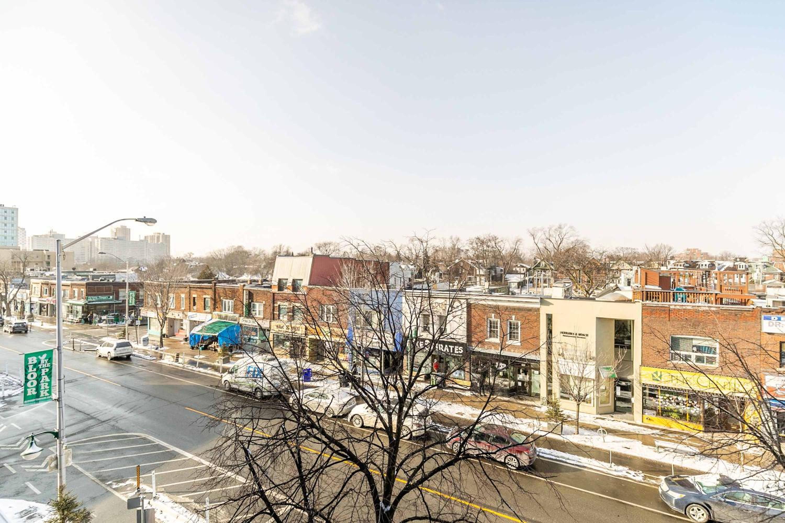 Large 3BR Apartment Steps from High Park
