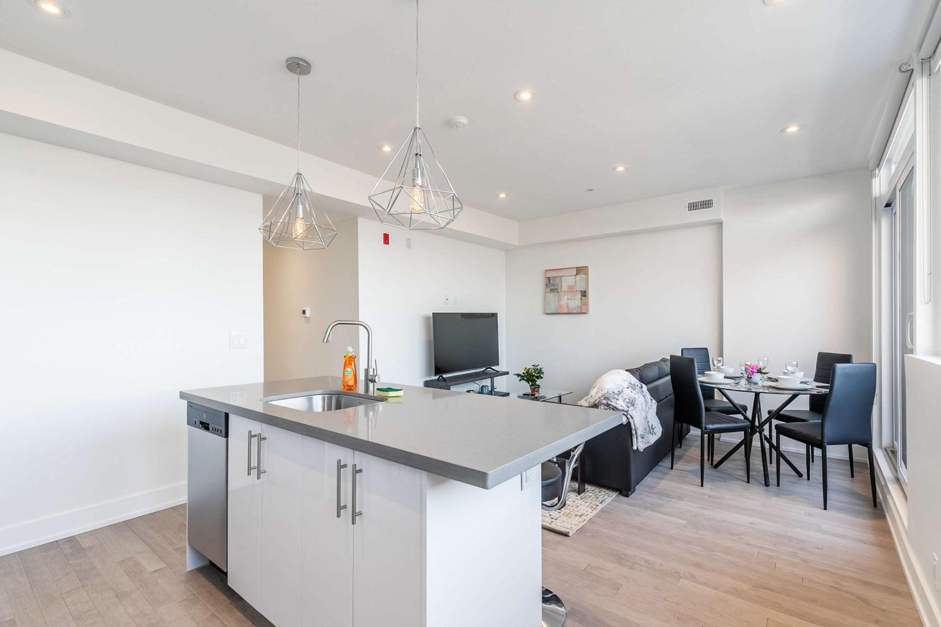 Large 3BR Apartment Steps from High Park