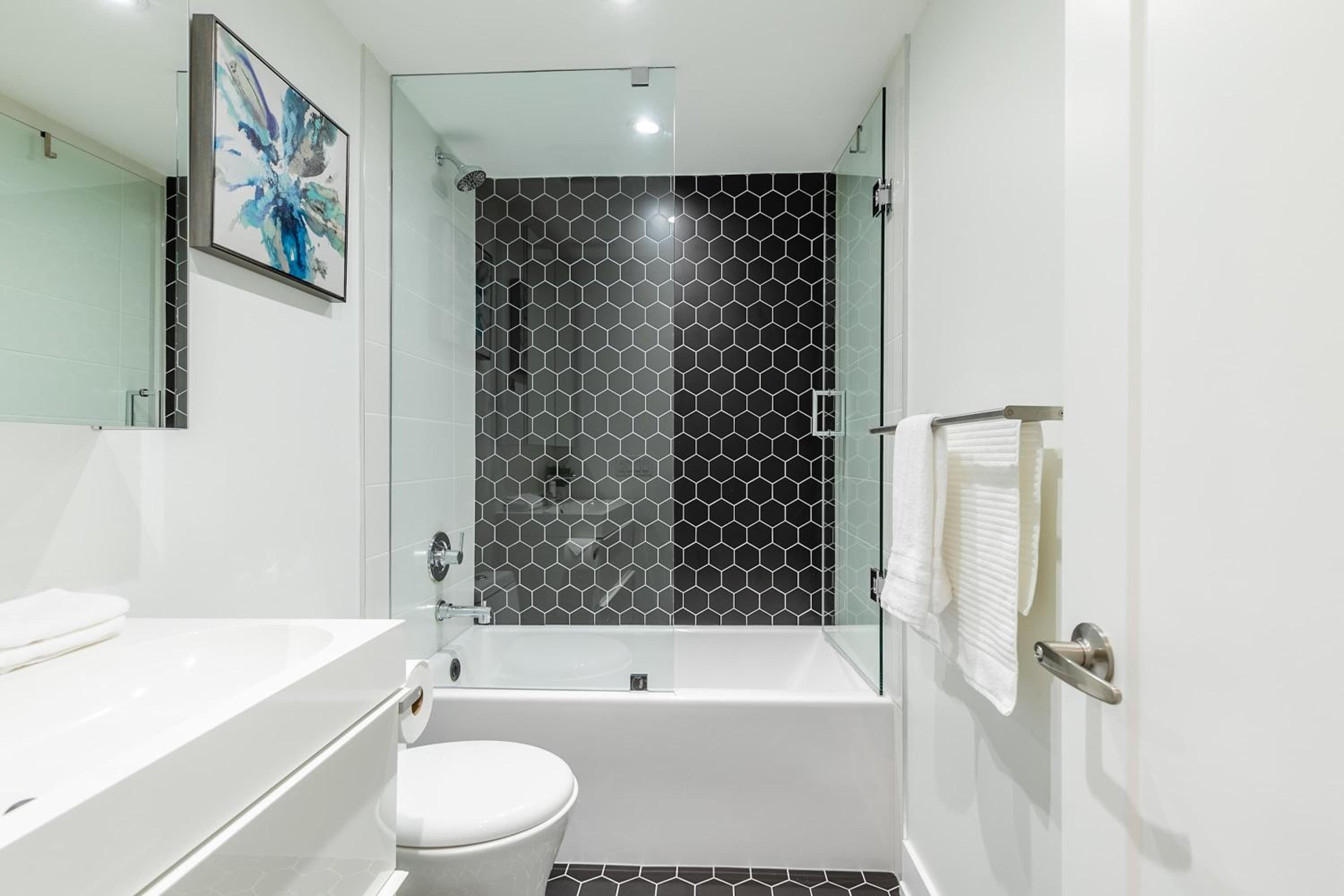 Large 3BR Apartment Steps from High Park