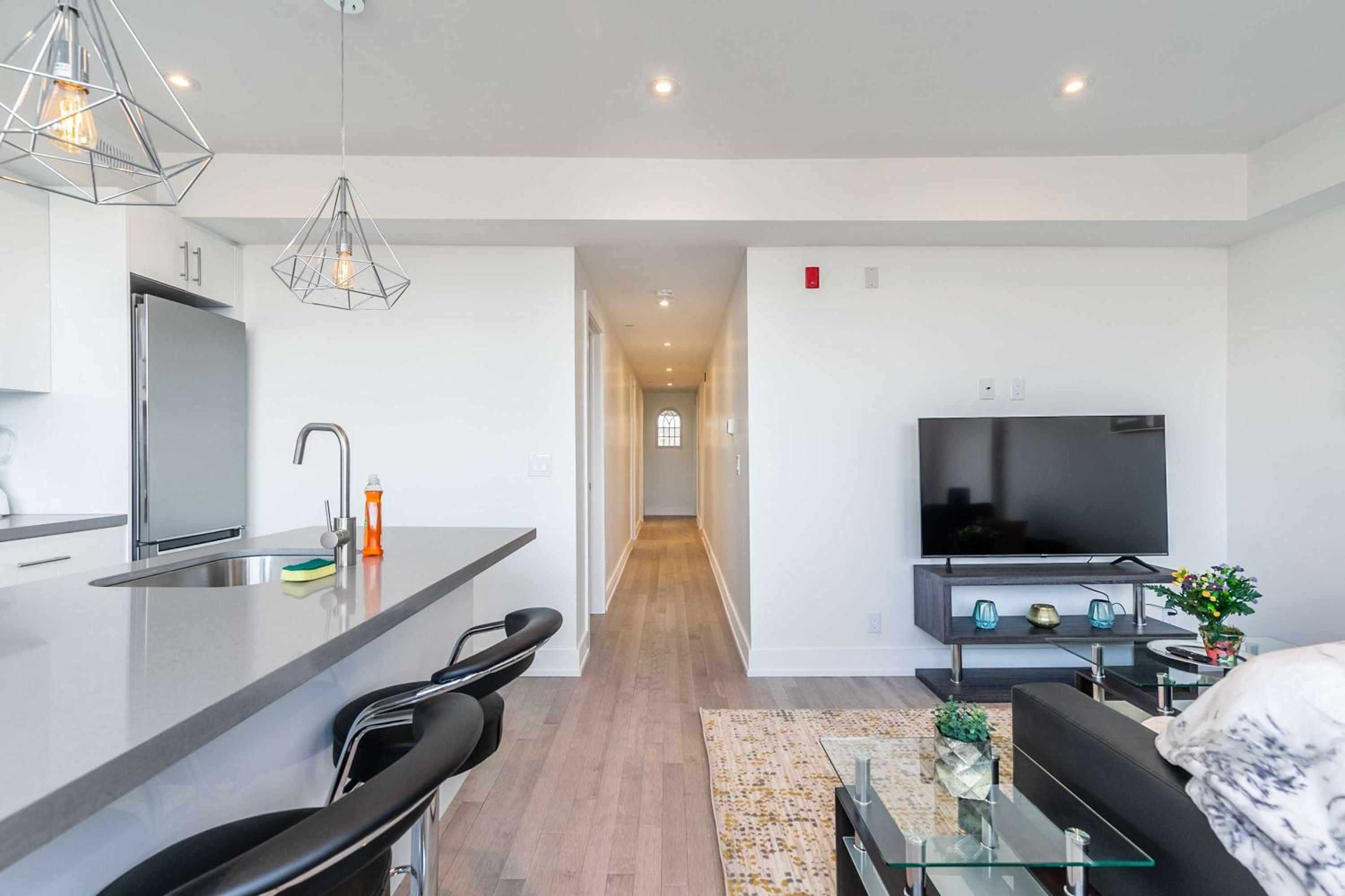 Large 3BR Apartment Steps from High Park