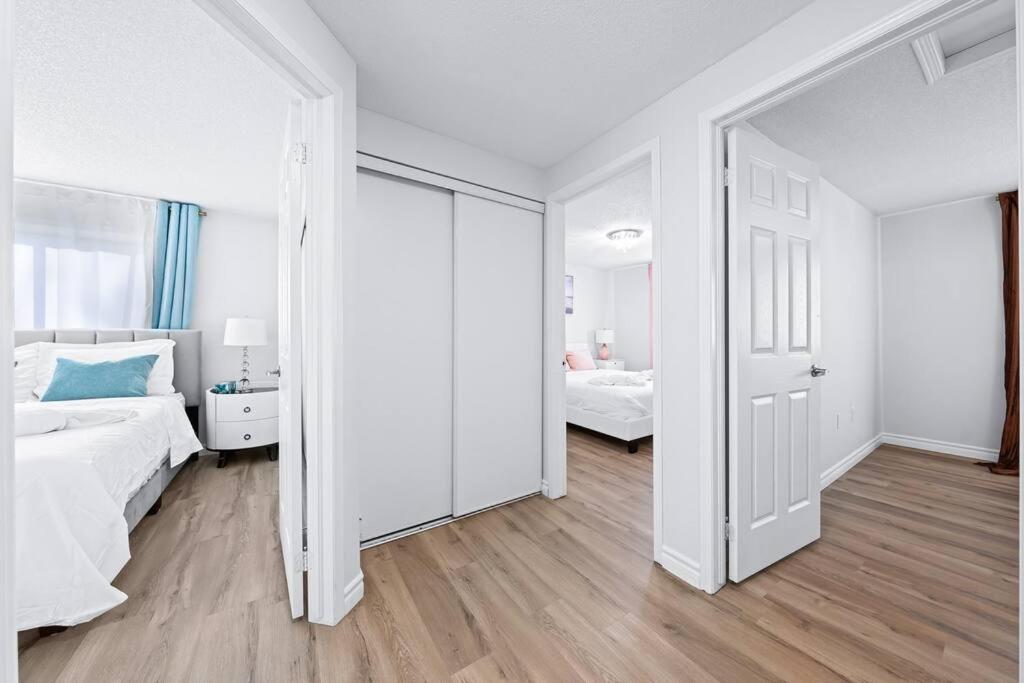 Peaceful - 4 bdrm home with fast WIFI free parking