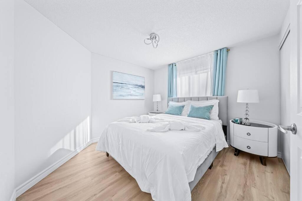 Peaceful - 4 bdrm home with fast WIFI free parking