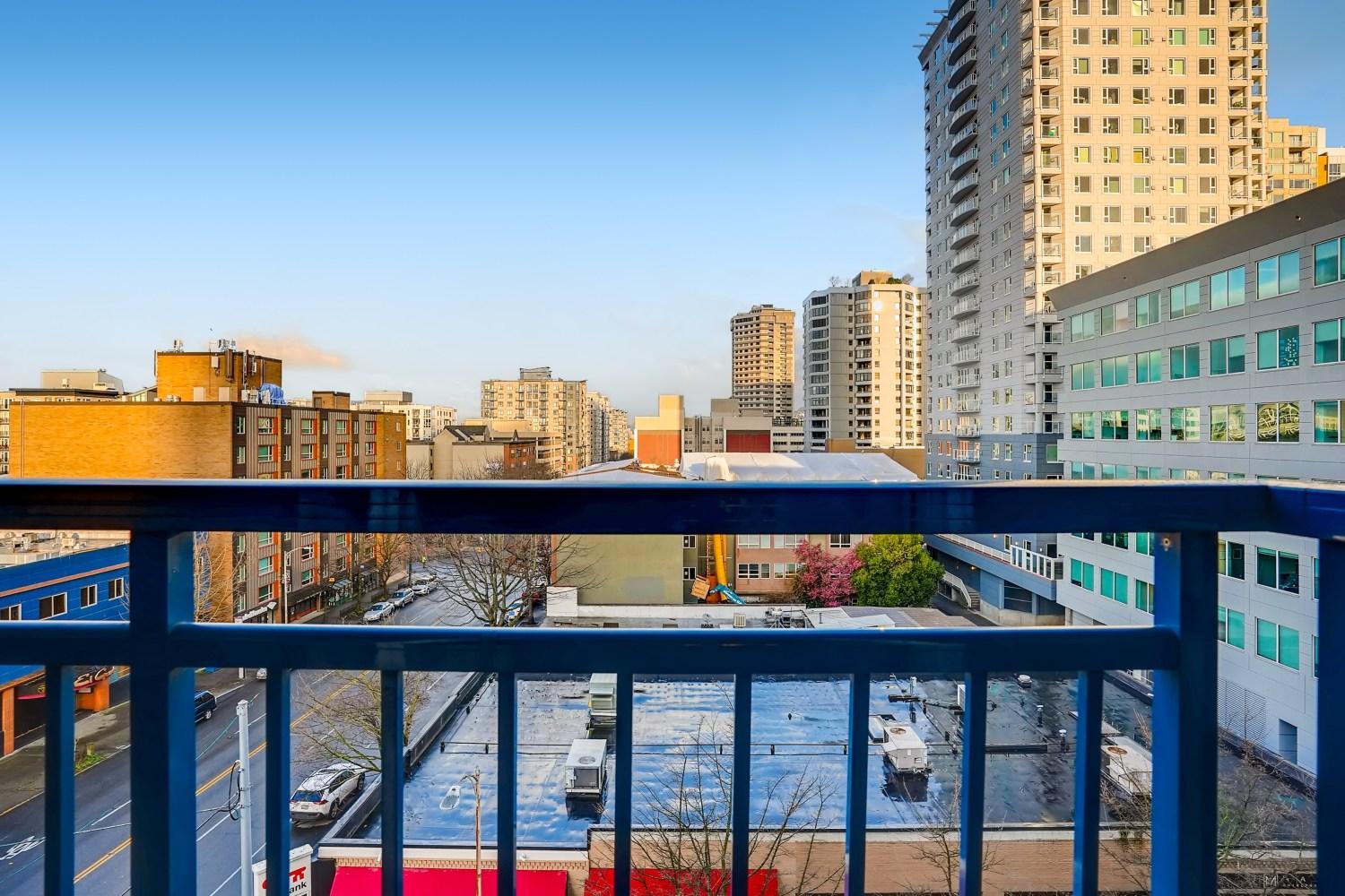 Penthouse Suite Downtown, Top Floor view 3