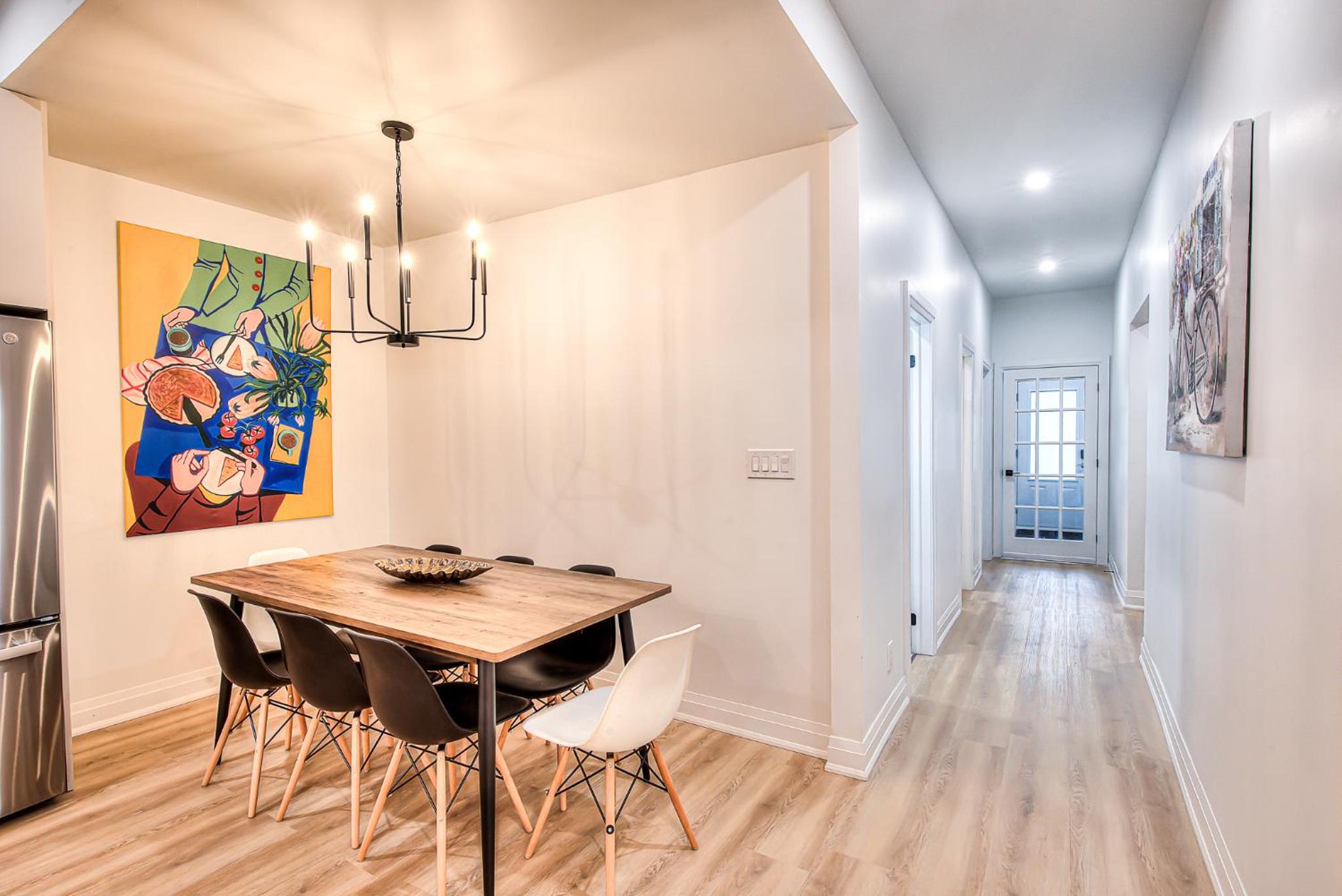 Mackay Street Downtown - Bell Center, Nightlife, & Metro at your doorstep!