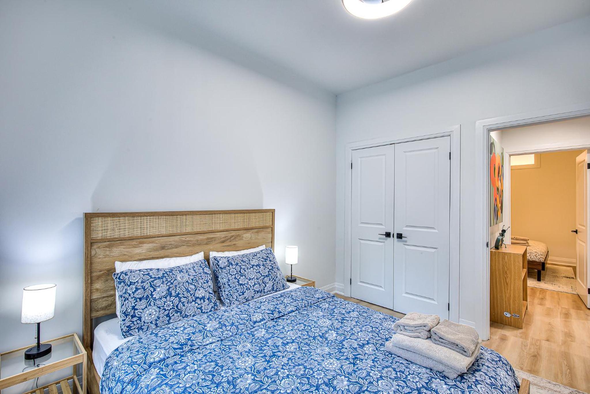 Mackay Street Downtown - Bell Center, Nightlife, & Metro at your doorstep!