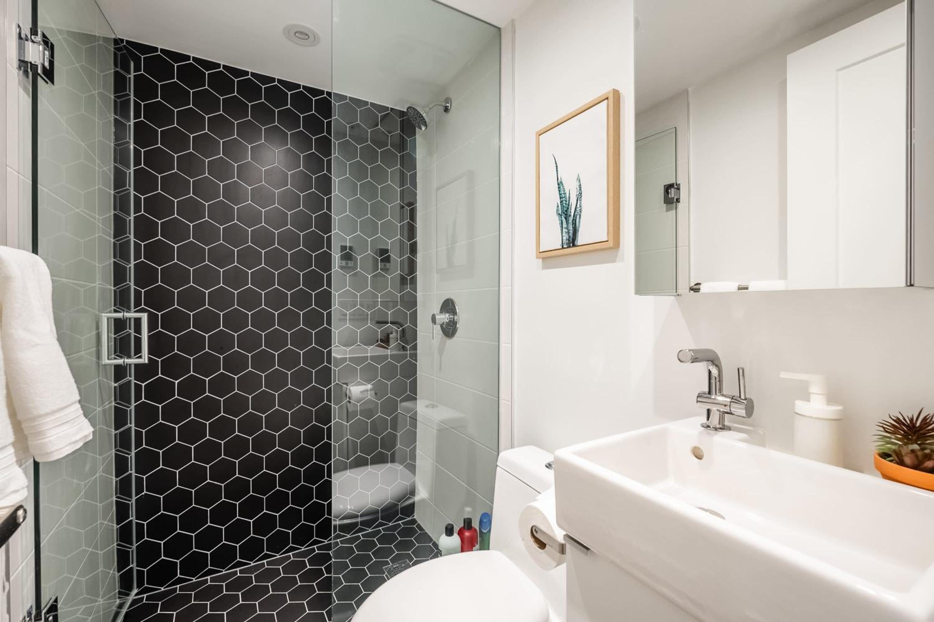 Modern 1BR Apartment Stunning View of CN Tower