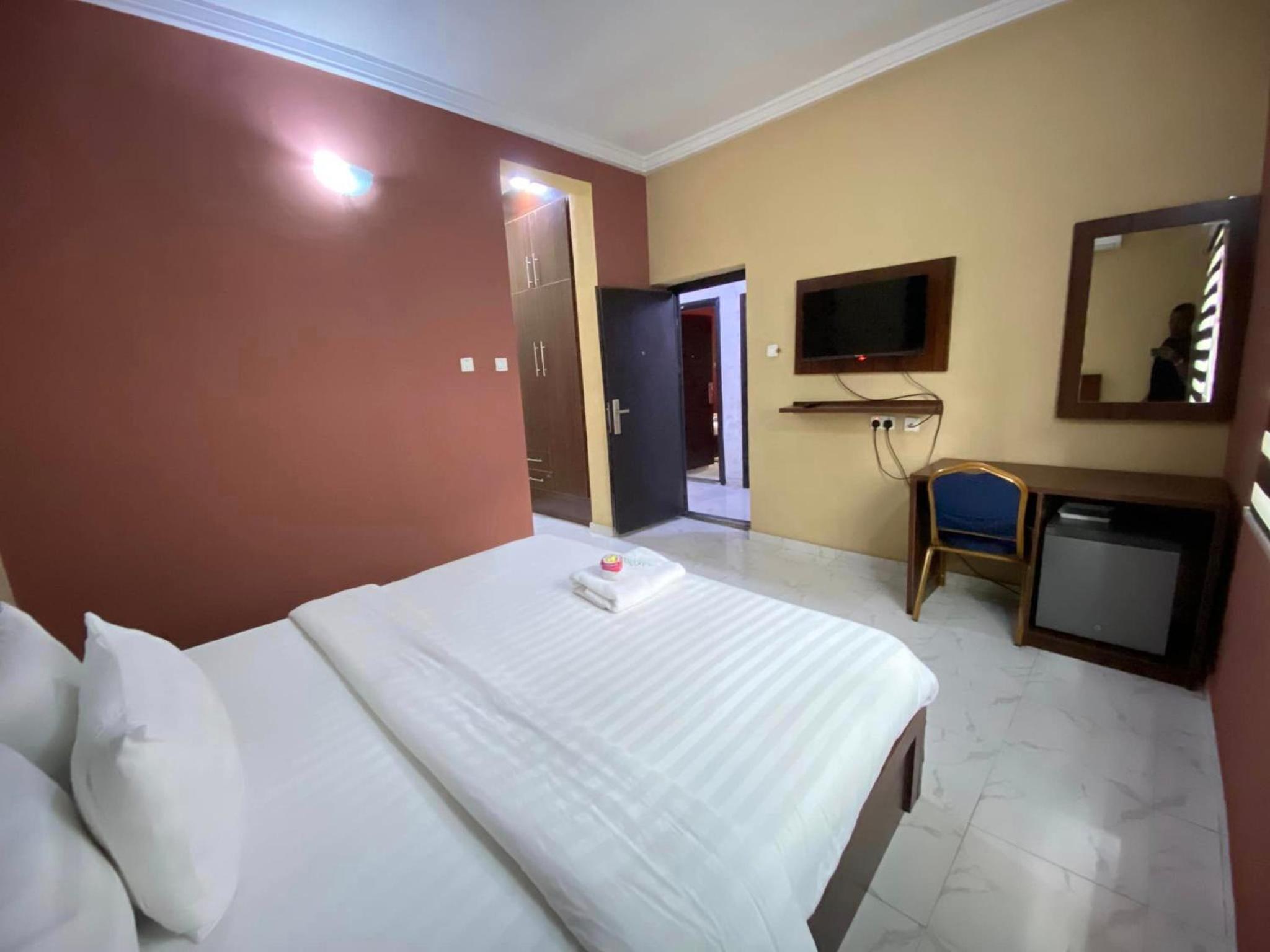 AMANDA LUXURY APARTMENT & SUITEs