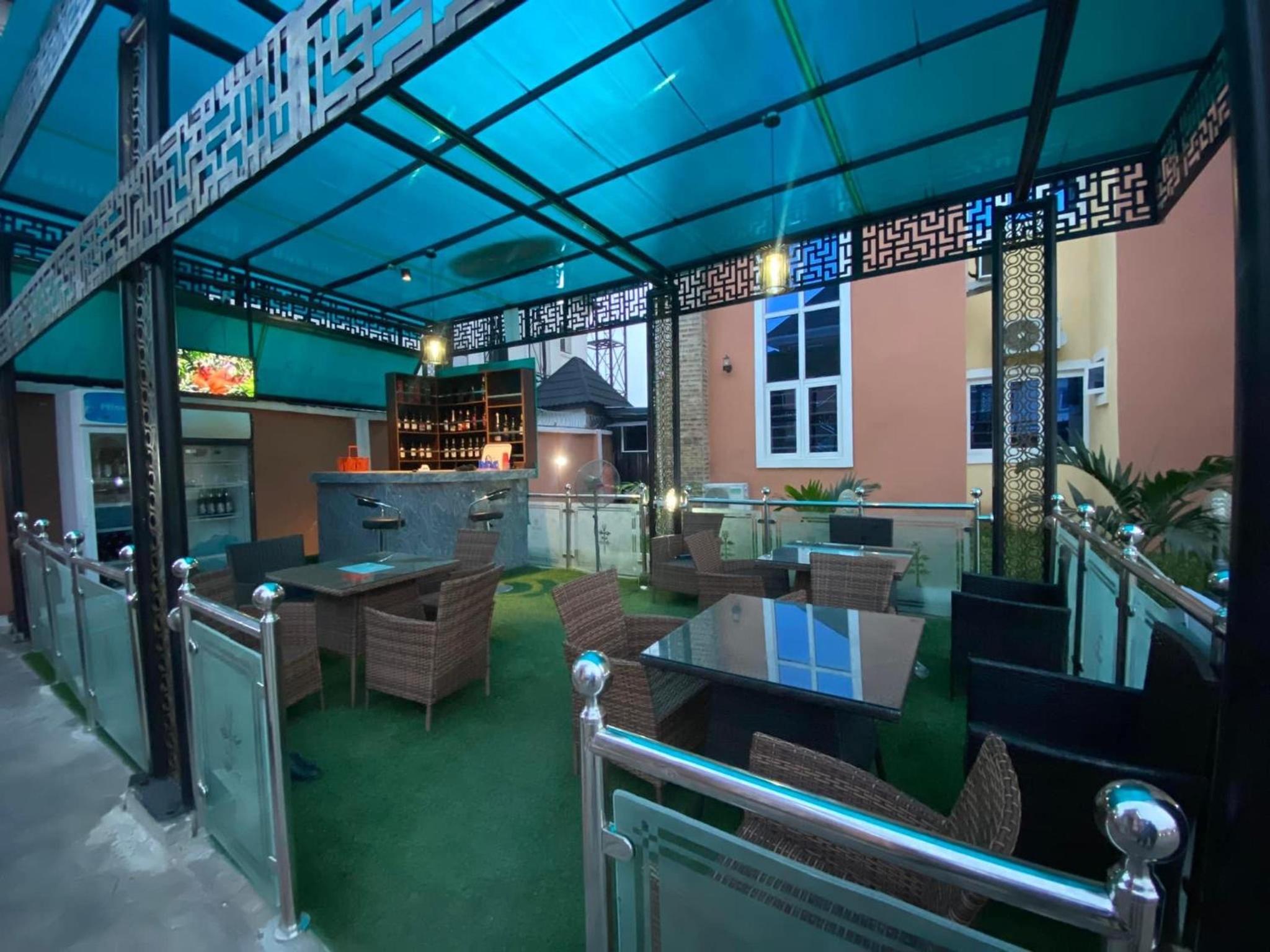 AMANDA LUXURY APARTMENT & SUITEs