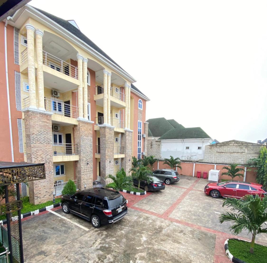AMANDA LUXURY APARTMENT & SUITEs