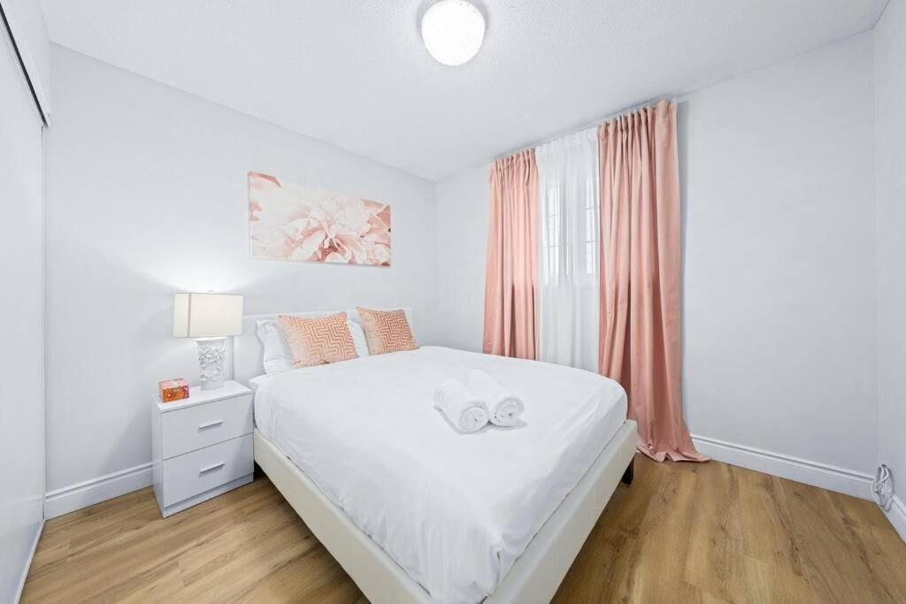 Barrie Vacations - Stylish and Cozy 4 bedroom House - Property Image 22