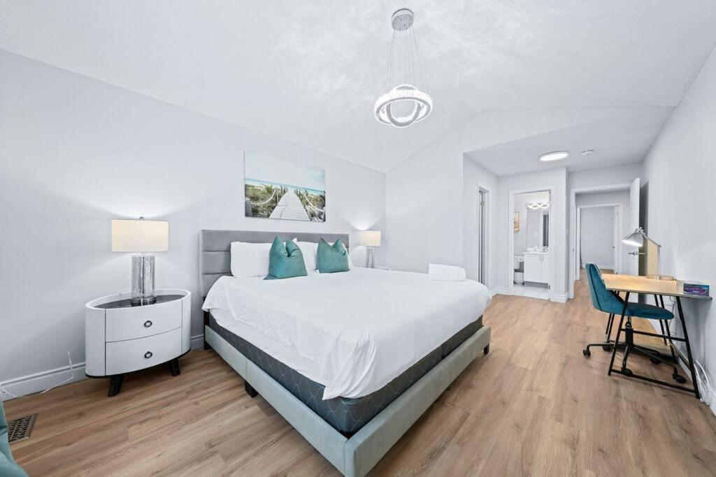 Barrie Vacations - Stylish and Cozy 4 bedroom House - Property Image 31