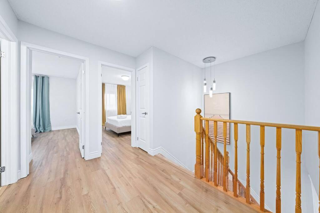 Barrie Vacations - Stylish and Cozy 4 bedroom House - Property Image 32