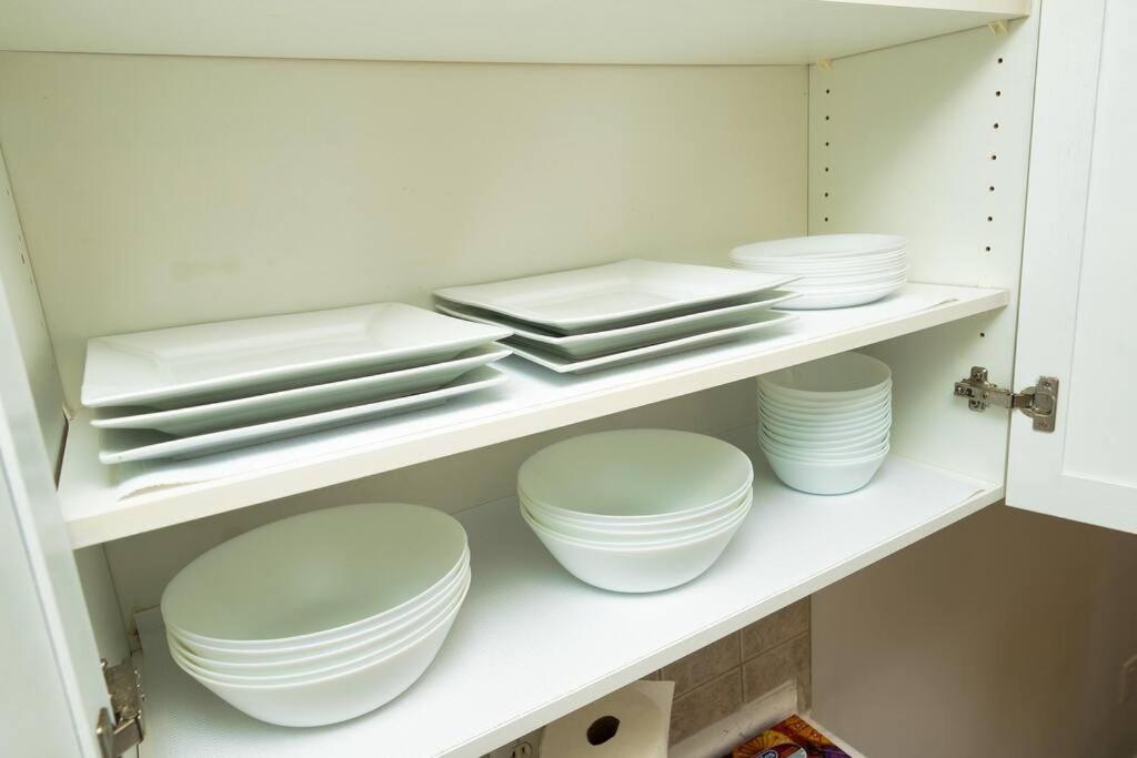 Barrie Vacations - Stylish and Cozy 4 bedroom House - Property Image 35