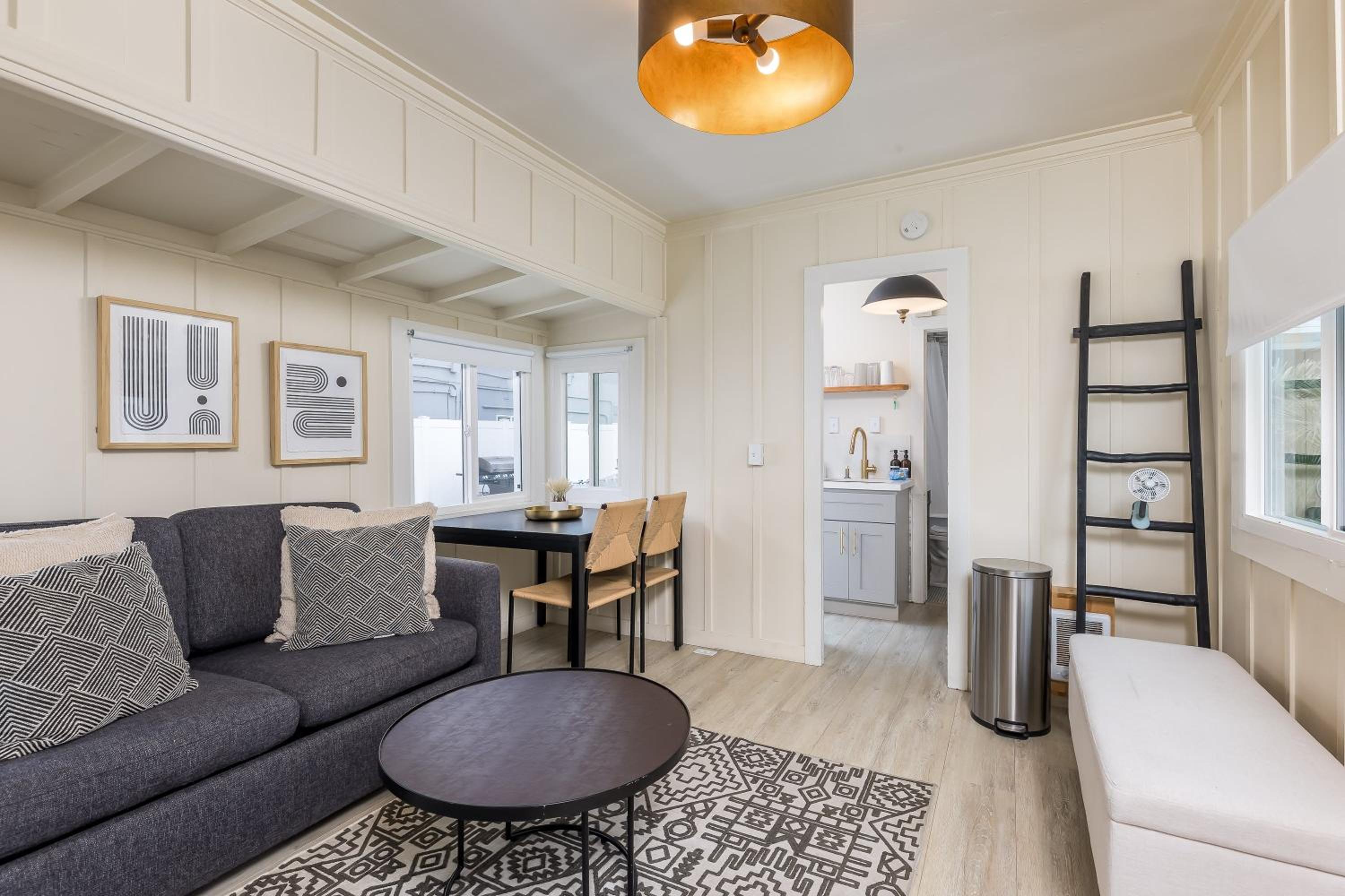 Sunset Cliffs Oceanfront Casita w Fast Wifi, Large Outdoor Space & Ocean Breeze! view 2