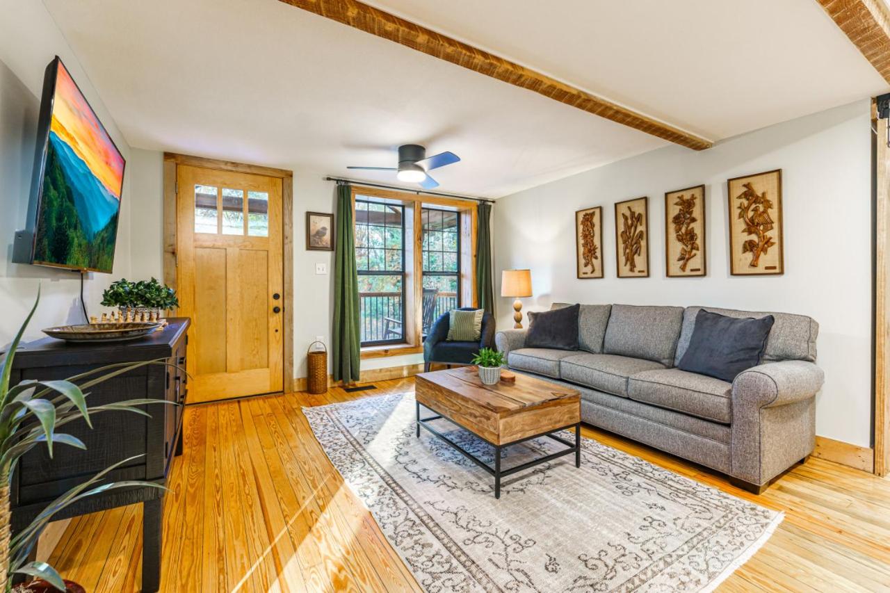 Cozy Cabin in the Woods w/ Playroom, Deck & Lounge view 2