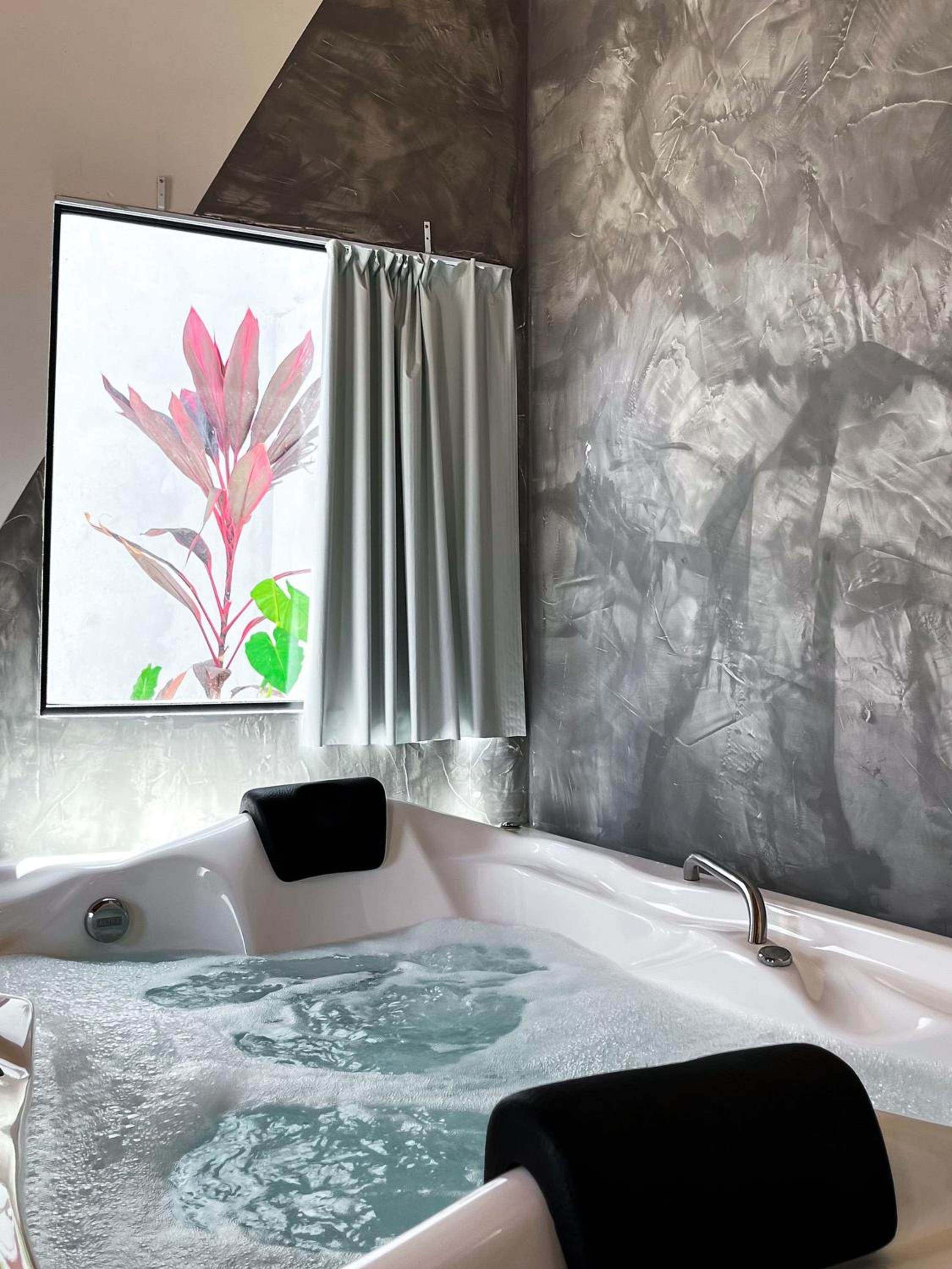Quattuor Cabanas. Privacidade e conforto com hidromassagem