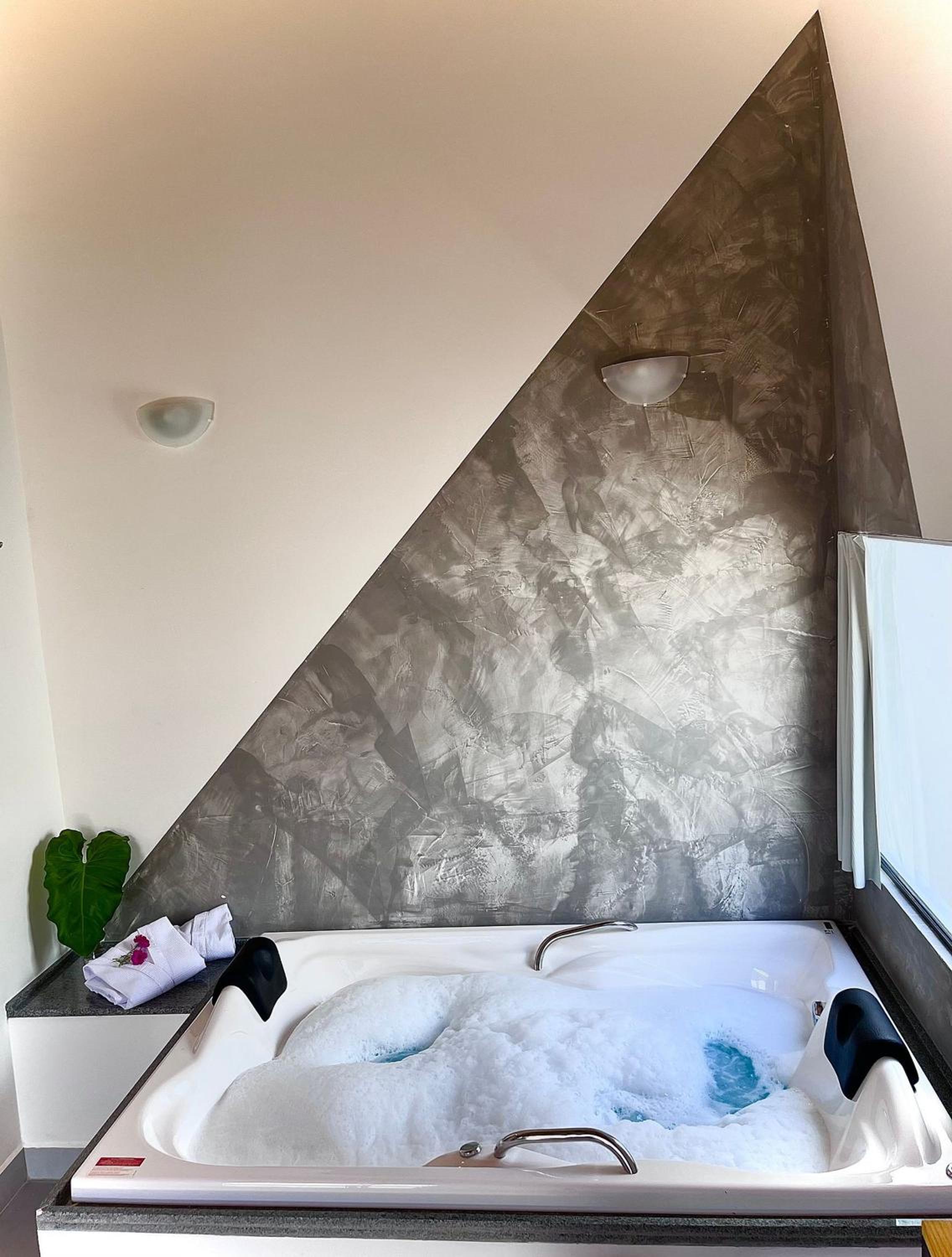 Quattuor Cabanas. Privacidade e conforto com hidromassagem