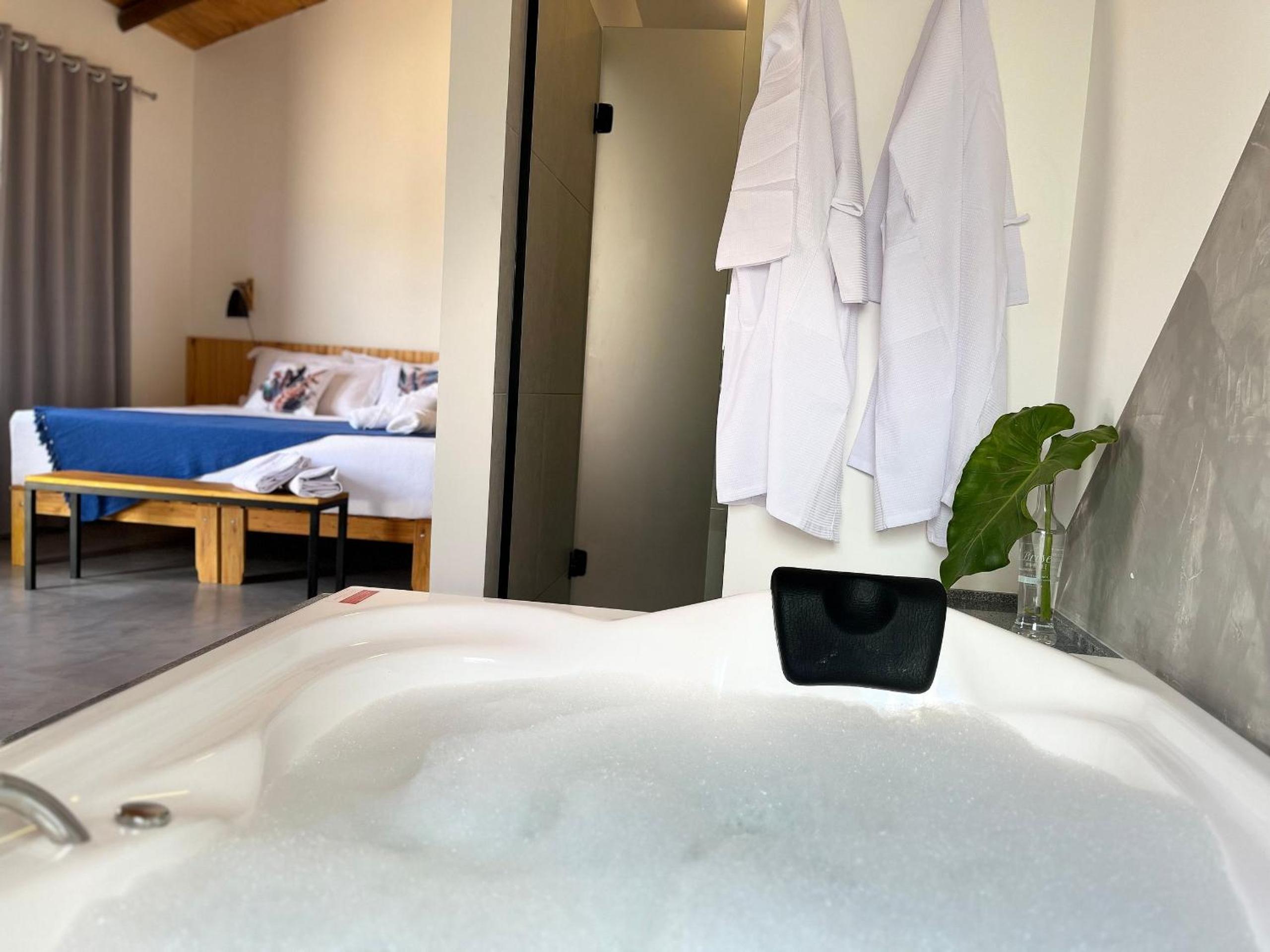 Quattuor Cabanas. Privacidade e conforto com hidromassagem