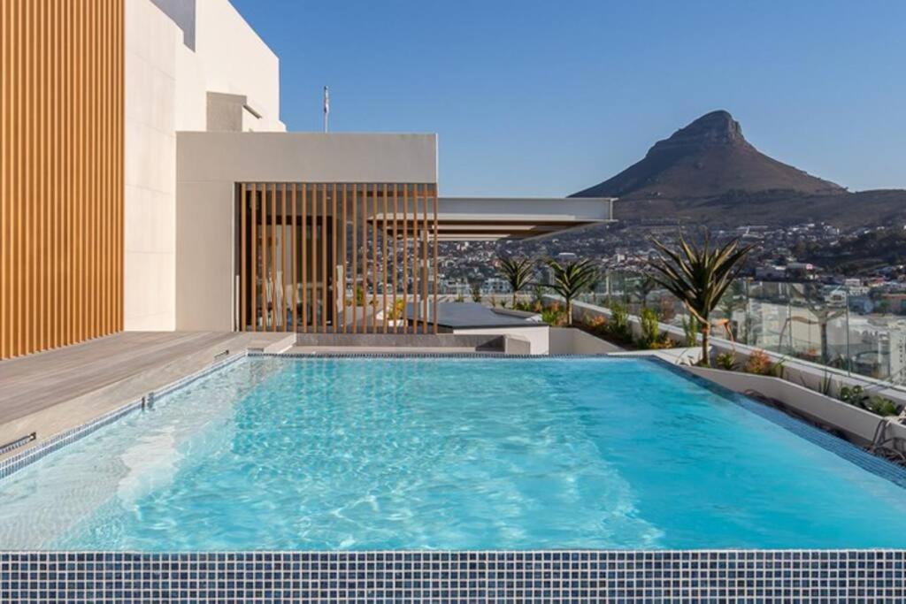 2101 The Rubik A Private City Sanctuary with Table Mountain Views view 4