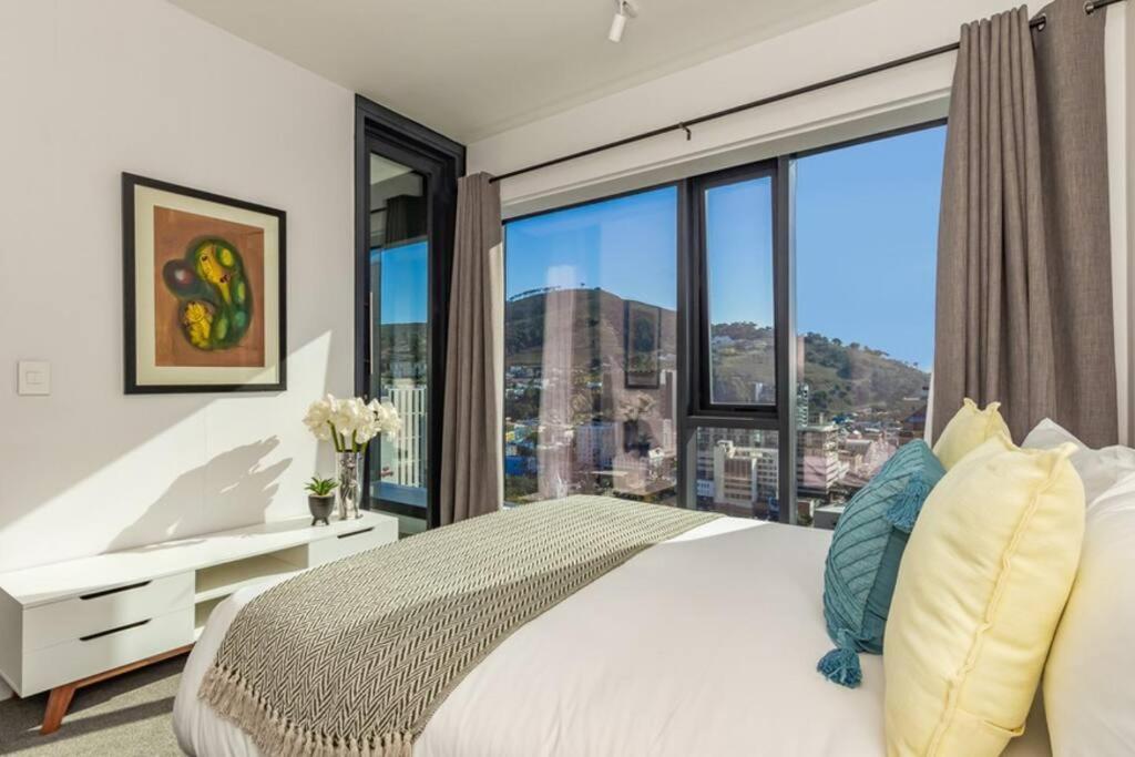 2101 The Rubik A Private City Sanctuary with Table Mountain Views view 3
