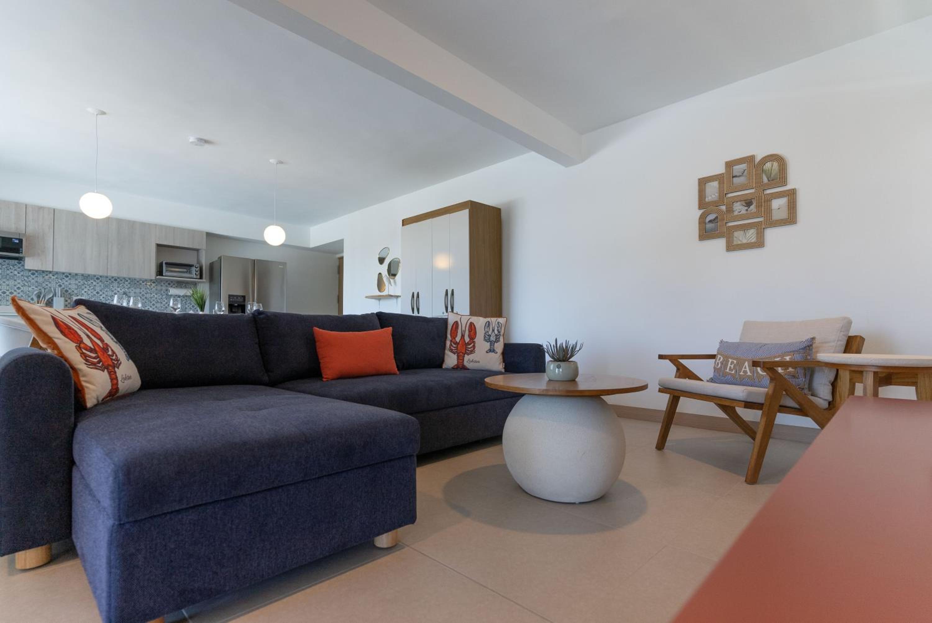 Casago 0402B Brand New Rental Modern Beach Escape in Jaco Near Downtown