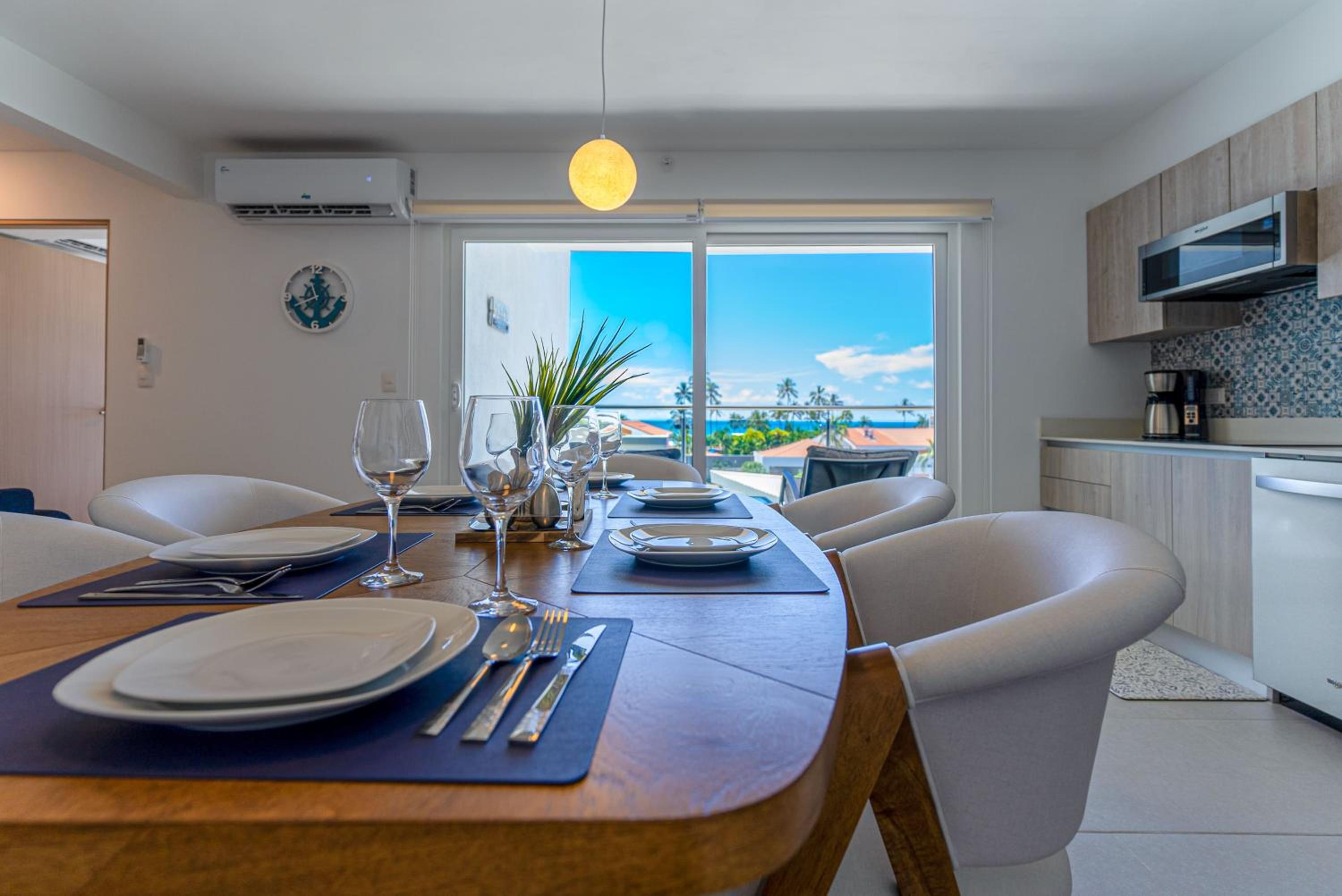 Casago 0402B Brand New Rental Modern Beach Escape in Jaco Near Downtown