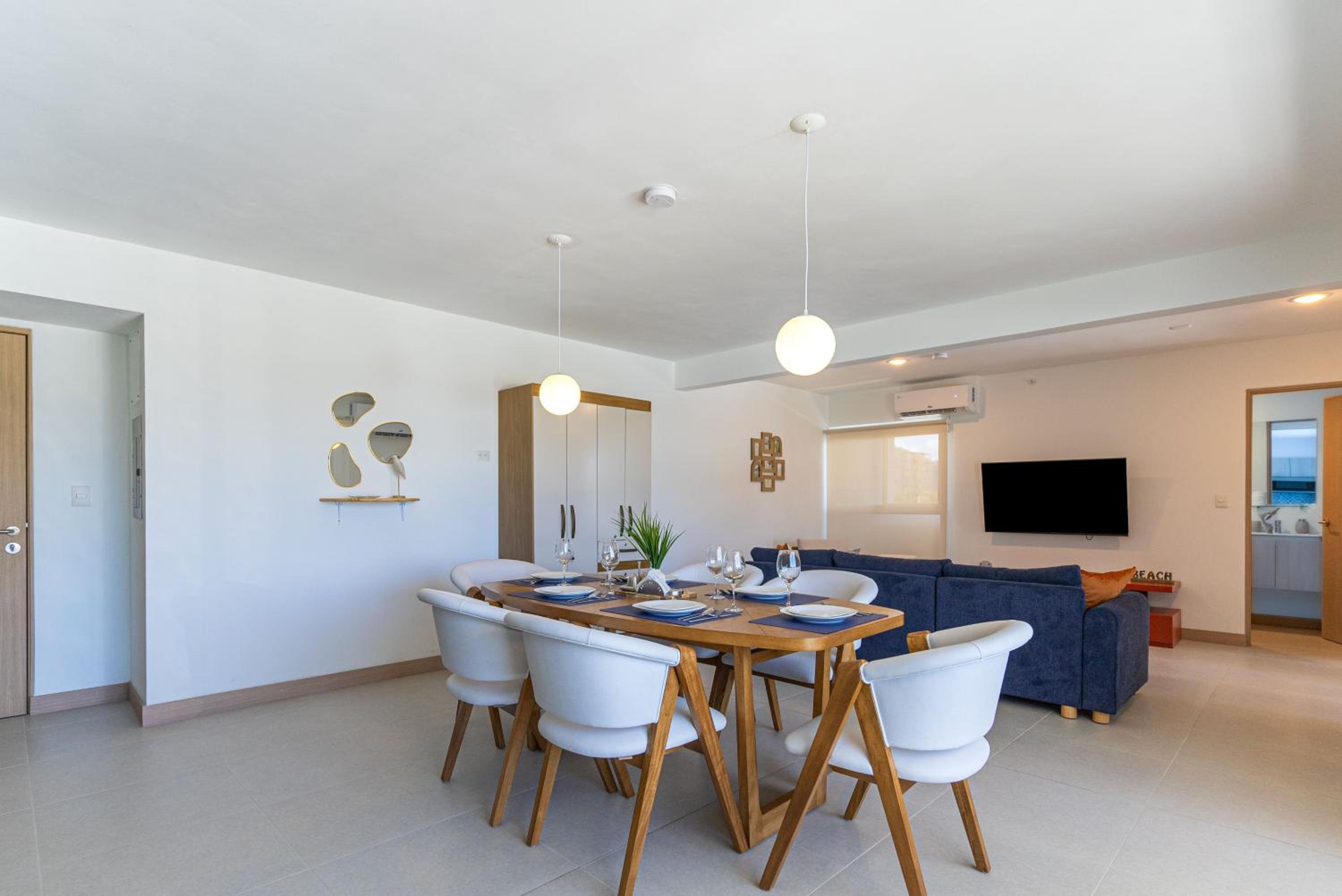 Casago 0402B Brand New Rental Modern Beach Escape in Jaco Near Downtown