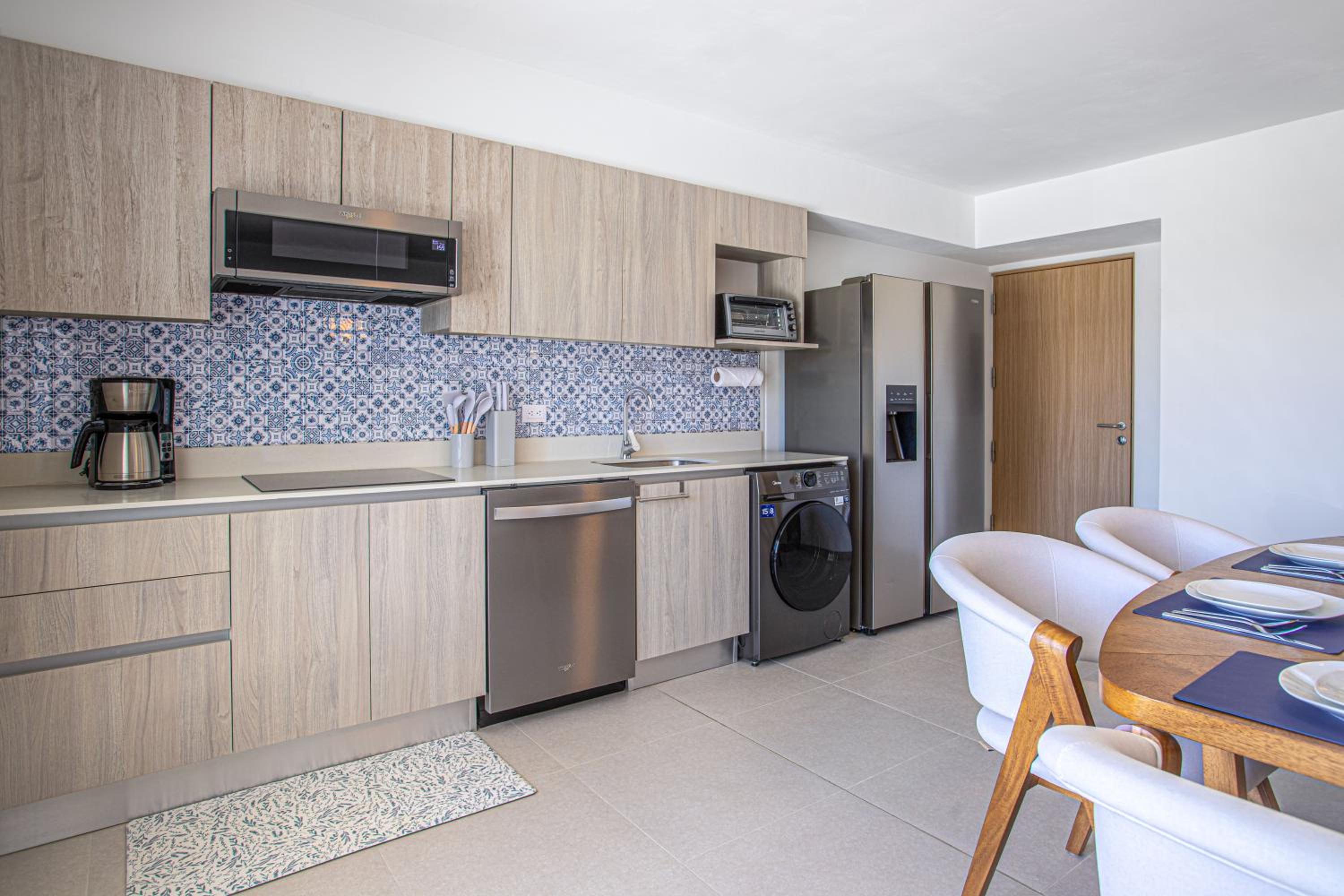 Casago 0402B Brand New Rental Modern Beach Escape in Jaco Near Downtown