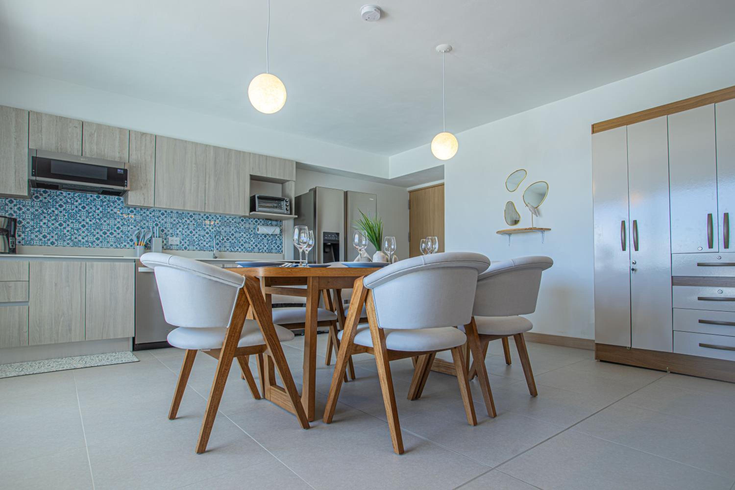 Casago 0402B Brand New Rental Modern Beach Escape in Jaco Near Downtown