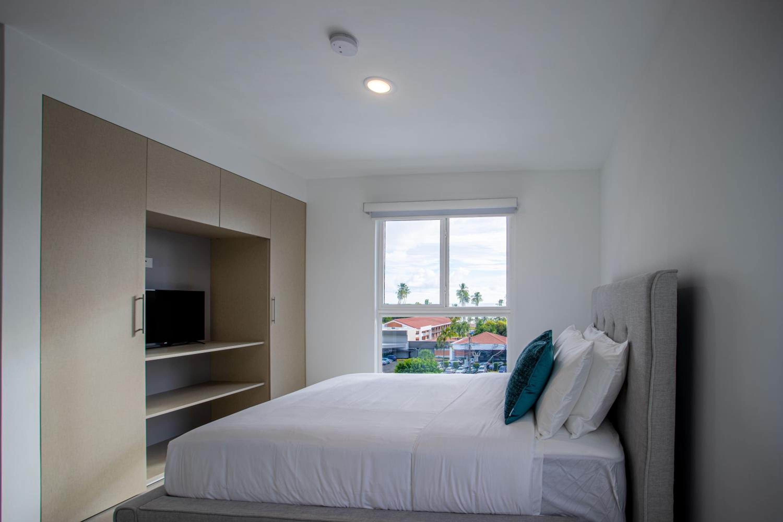 Casago 0607B Brand New Rental Modern Condo with Stylish Decor and Scenic Views