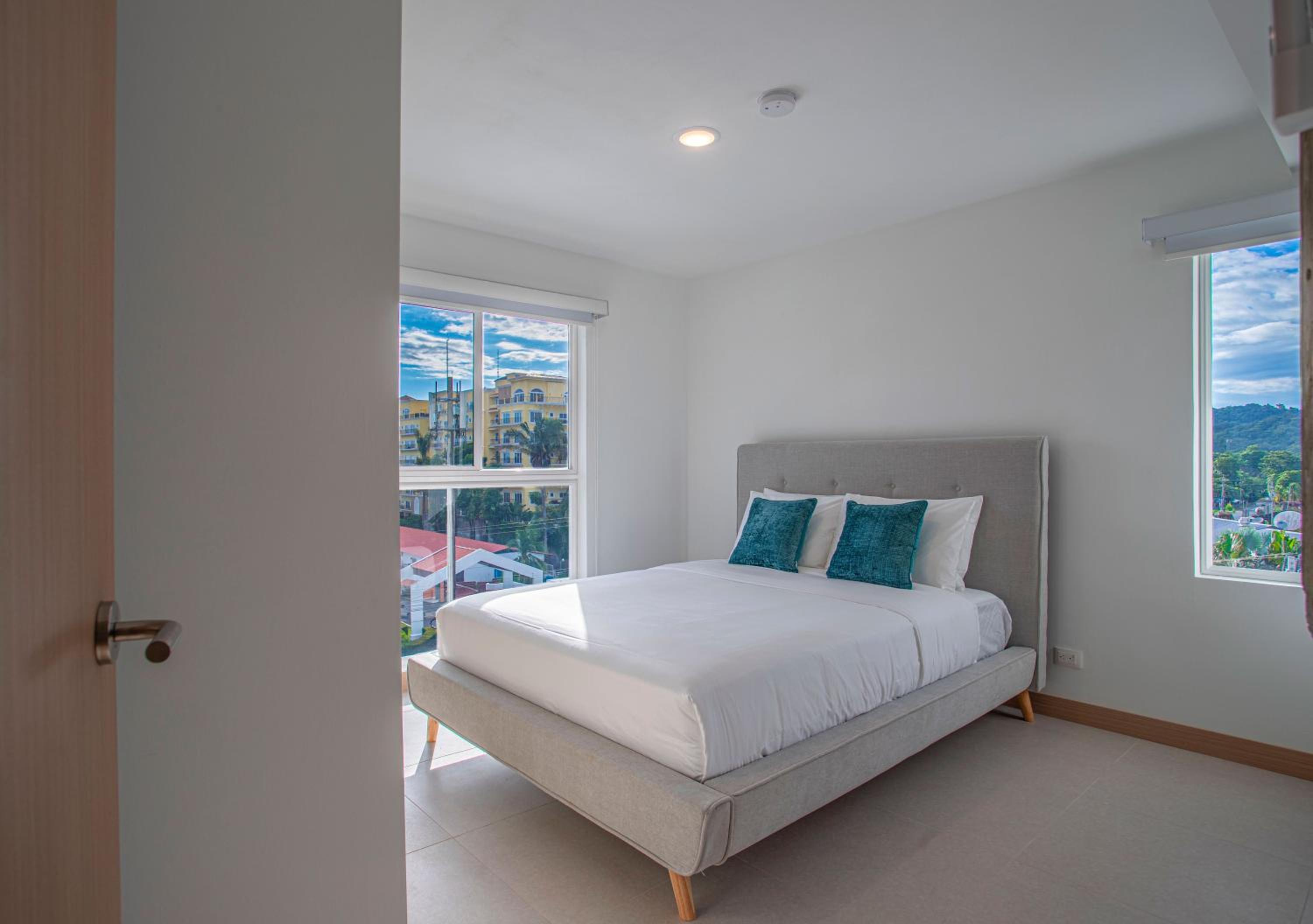 Casago 0607B Brand New Rental Modern Condo with Stylish Decor and Scenic Views